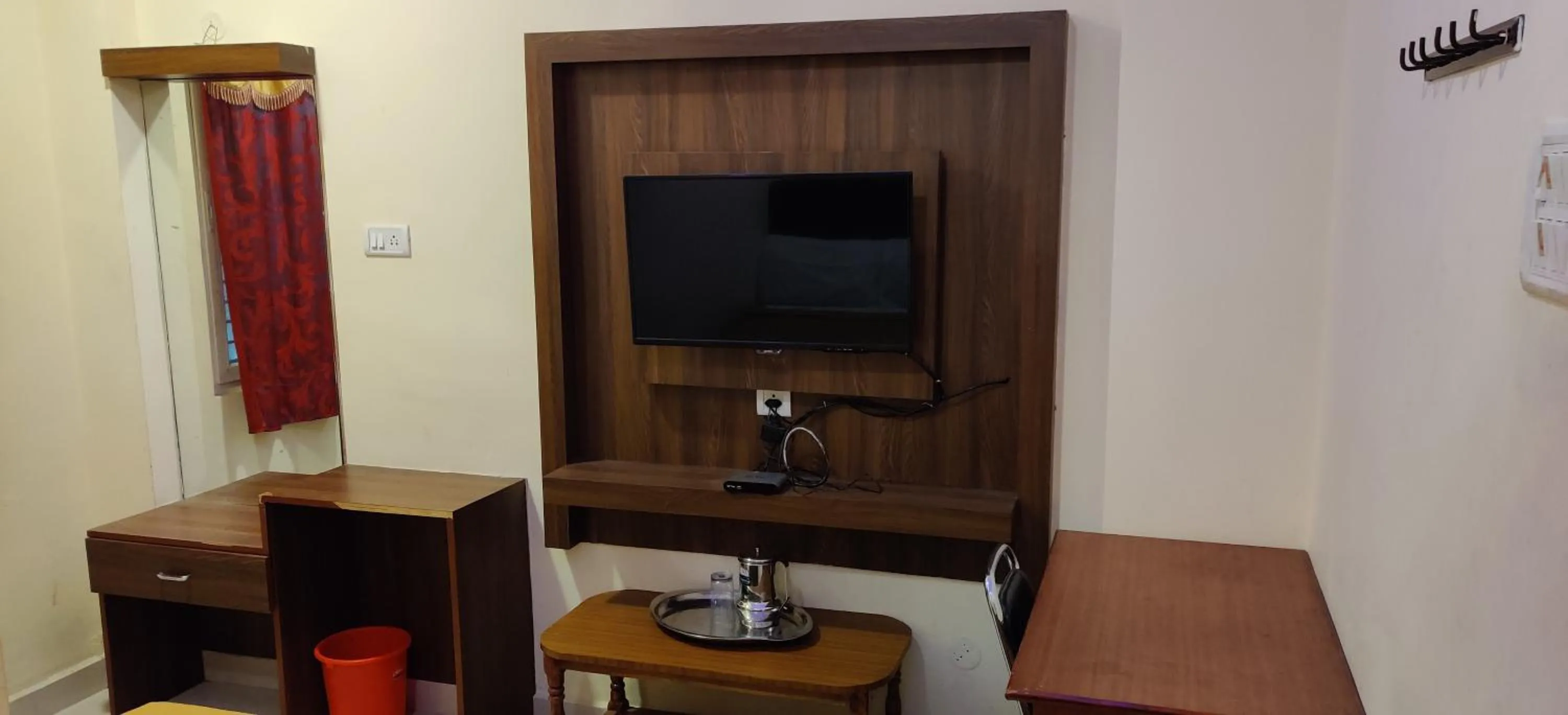 Photo of the whole room in Kumaran Millenium Residency