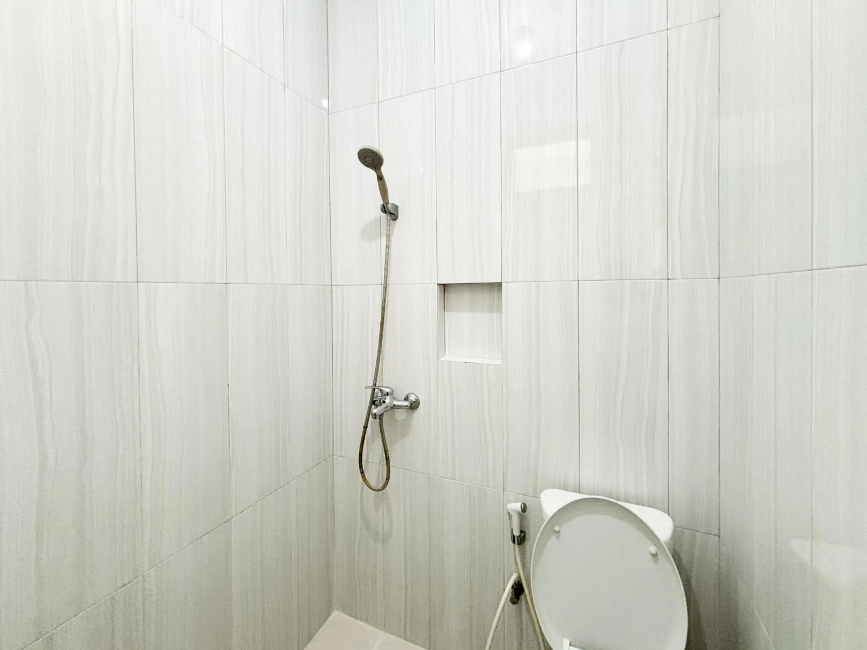 Bathroom in Sofia Residence Syariah Mitra RedDoorz