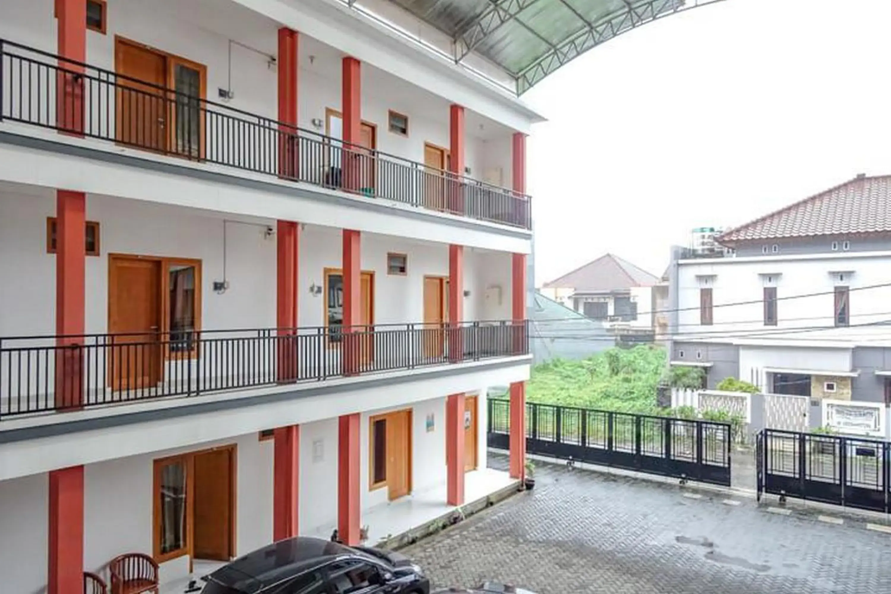 Property building in Sofia Residence Syariah Mitra RedDoorz Property building in Sofia Residence Syariah Mitra RedDoorz