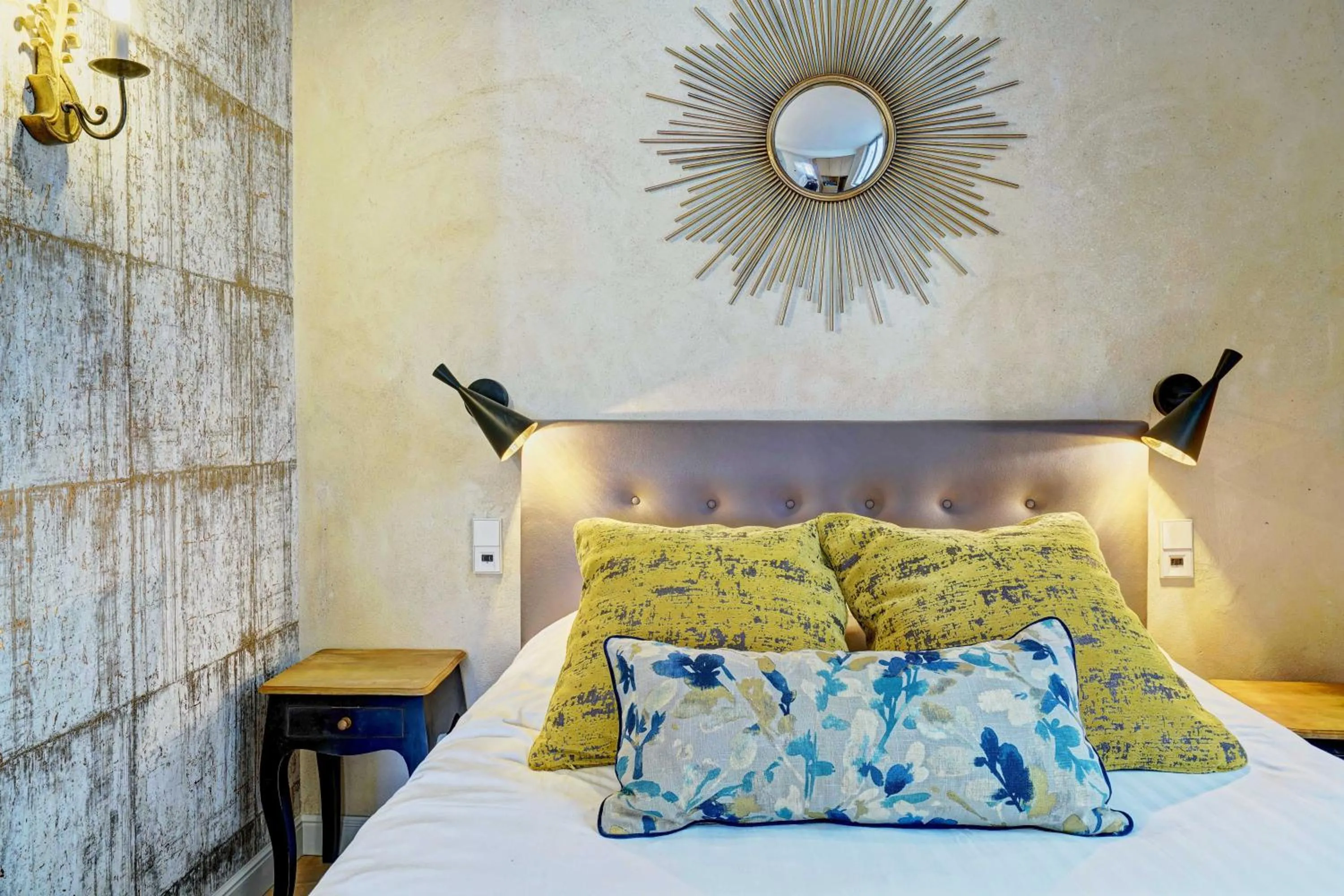Bedroom, Bed in Apartments Du Louvre St Honoré