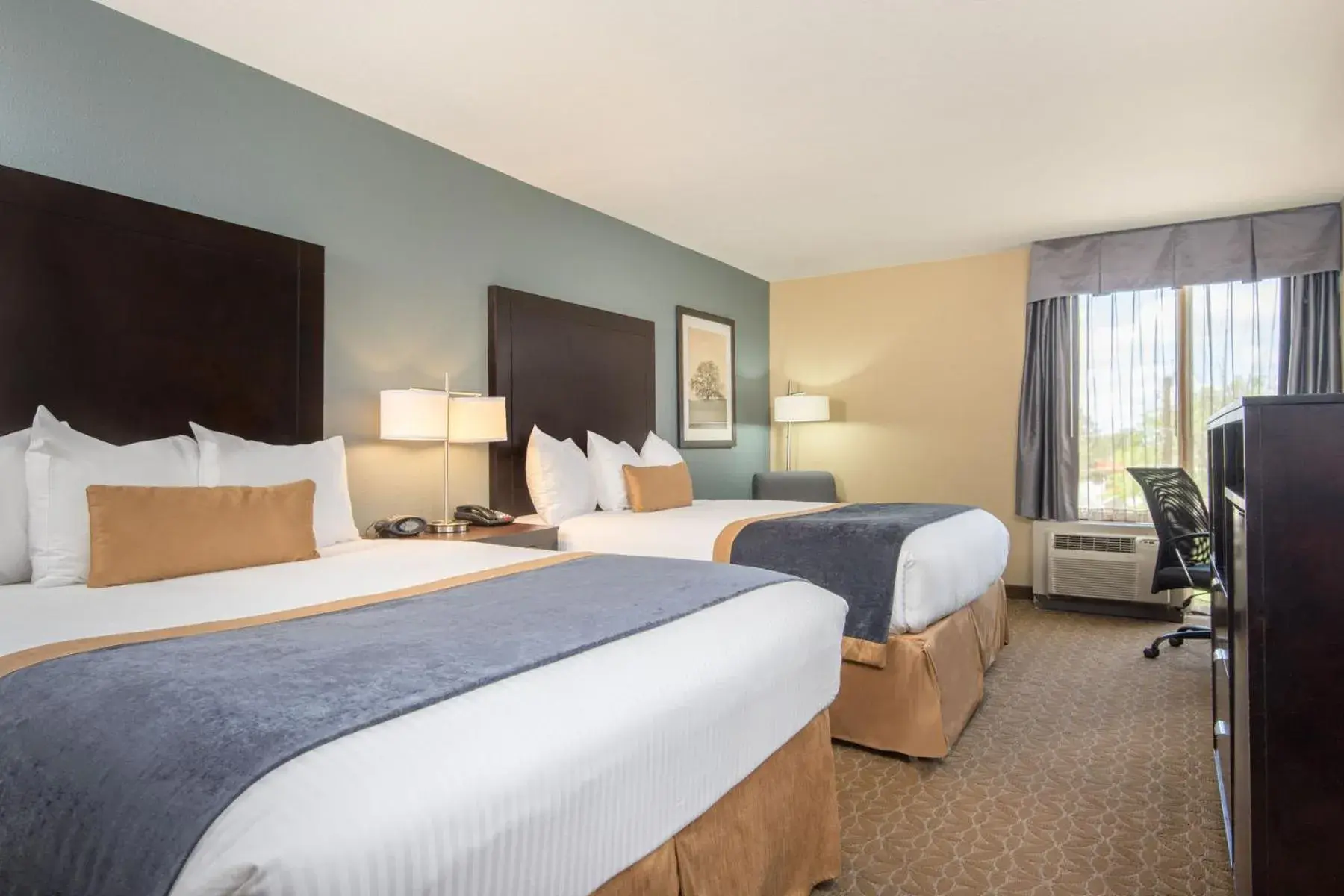 Queen Room with Two Queen Beds - Non-Smoking in Wyndham Garden Texarkana Queen Room with Two Queen Beds - Non-Smoking in Wyndham Garden Texarkana