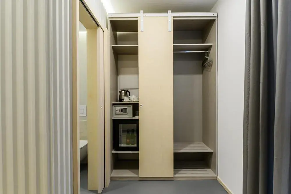 Triple Room in Hangar Hotel Triple Room in Hangar Hotel