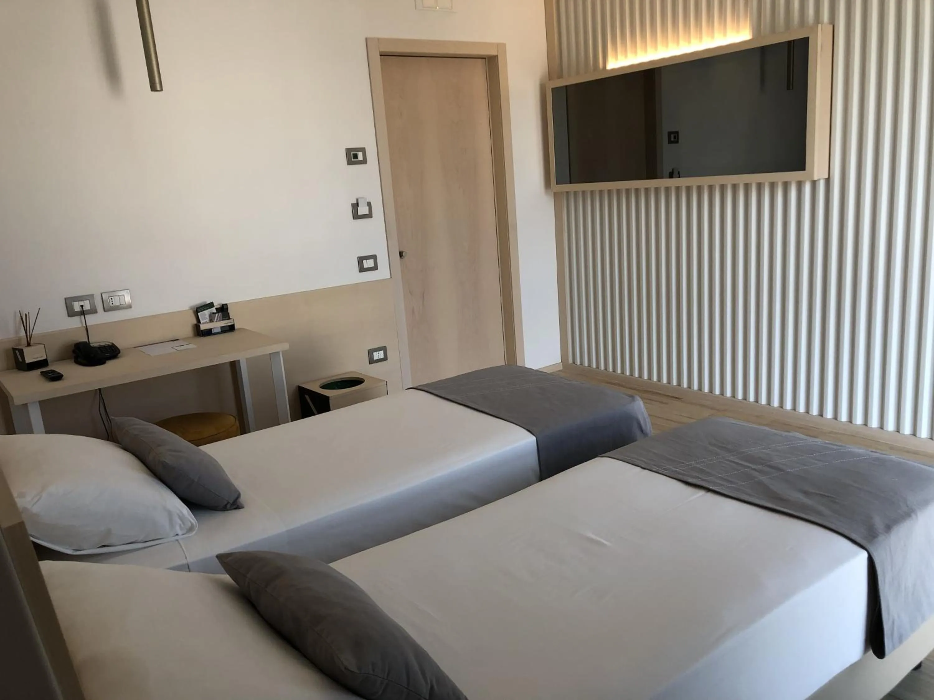 Bedroom, Bed in Hangar Hotel