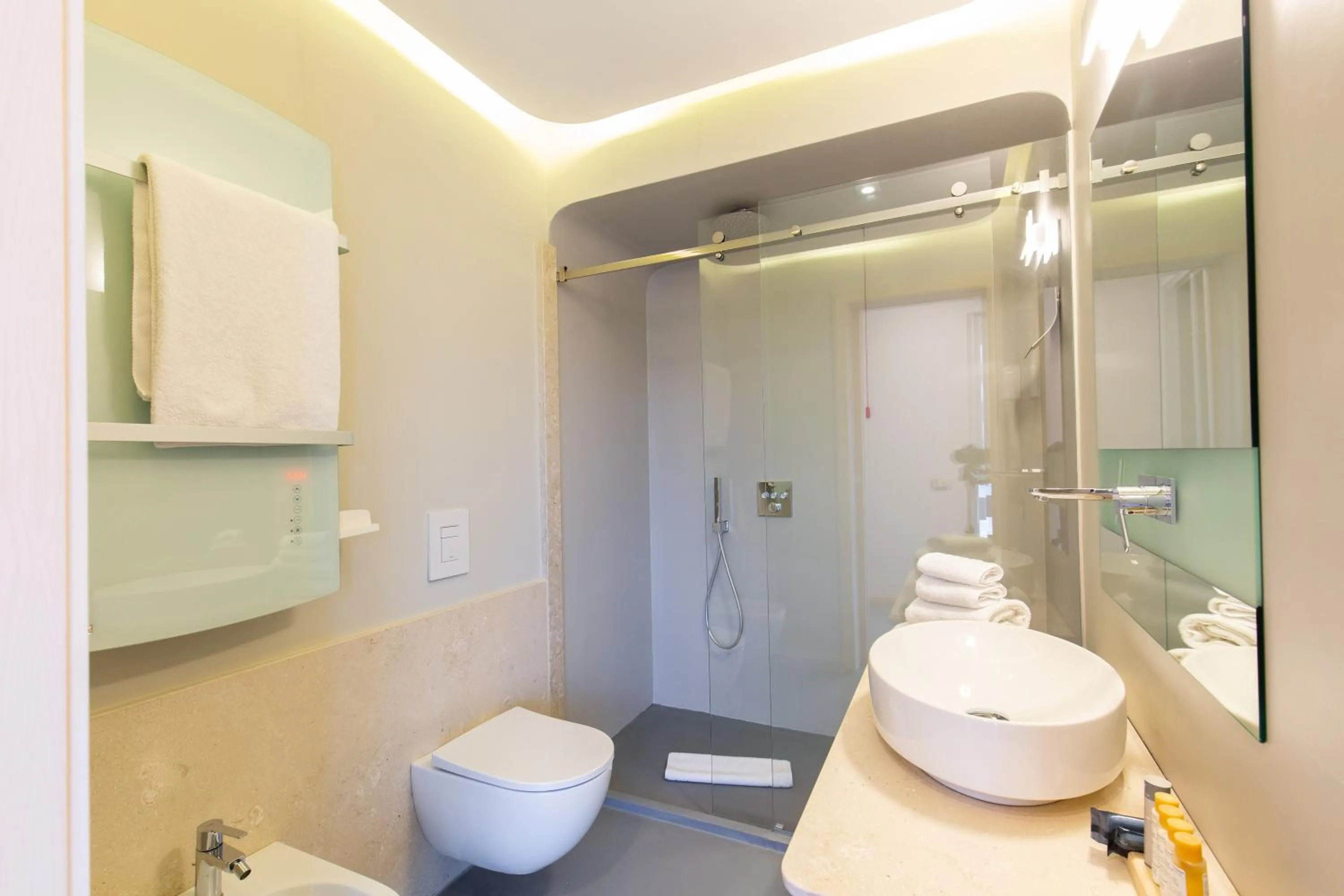 Shower in Hangar Hotel