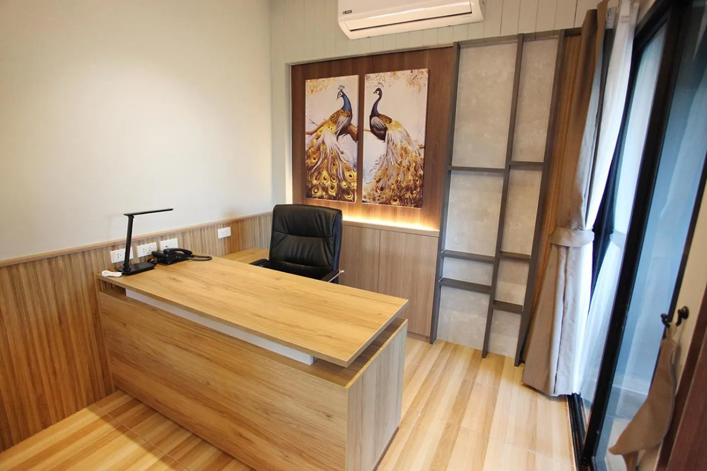 Seating area in Avarin Resort