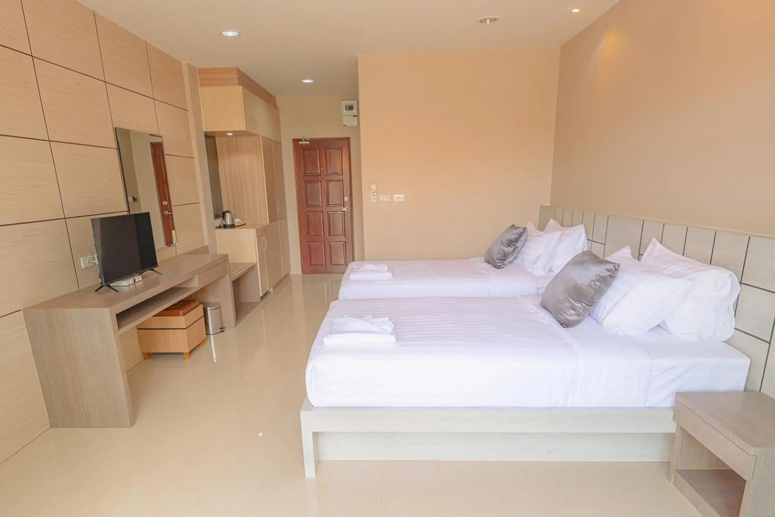 Bed in Avarin Resort