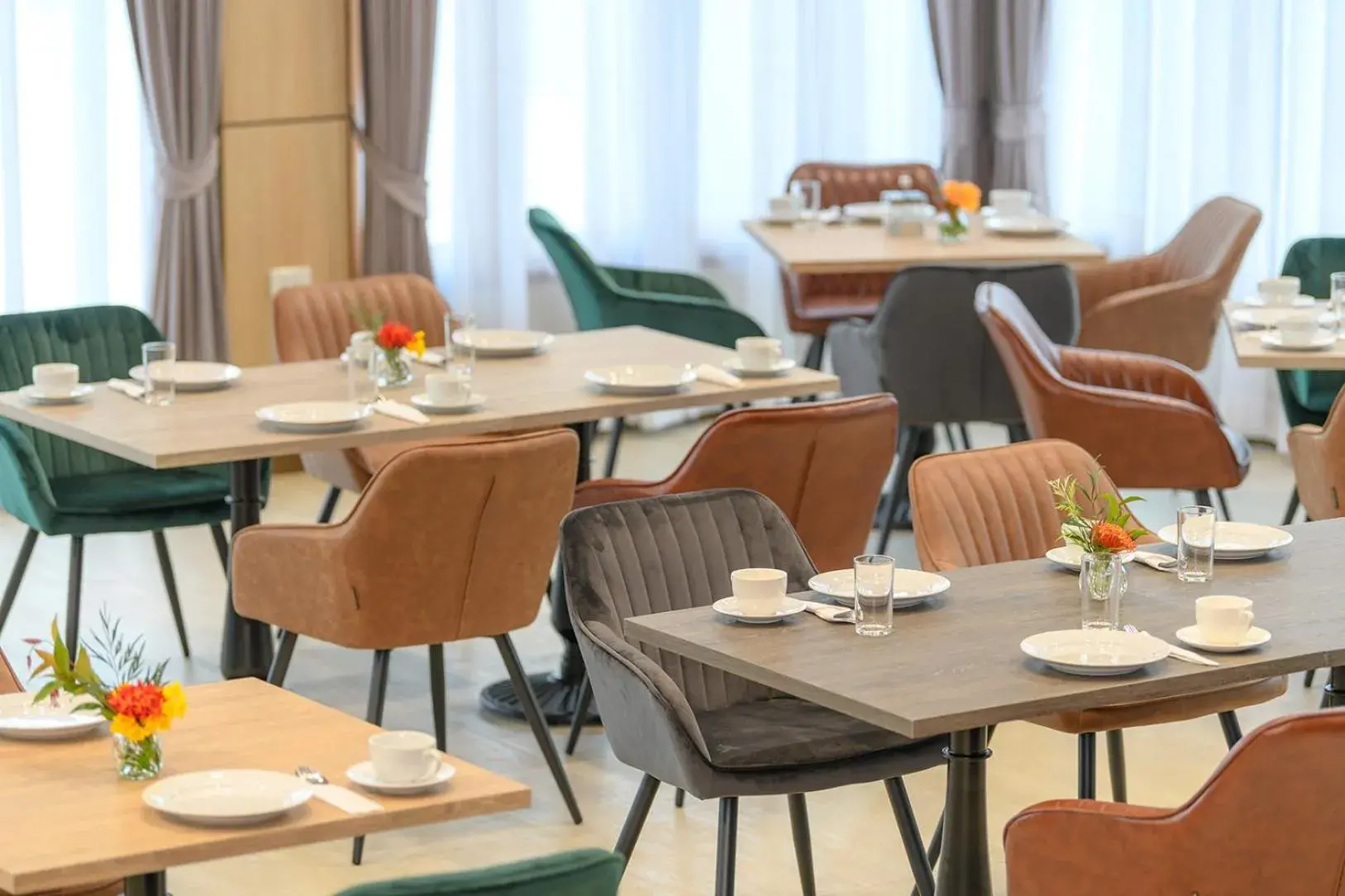 Restaurant/places to eat in Avarin Resort Restaurant/places to eat in Avarin Resort