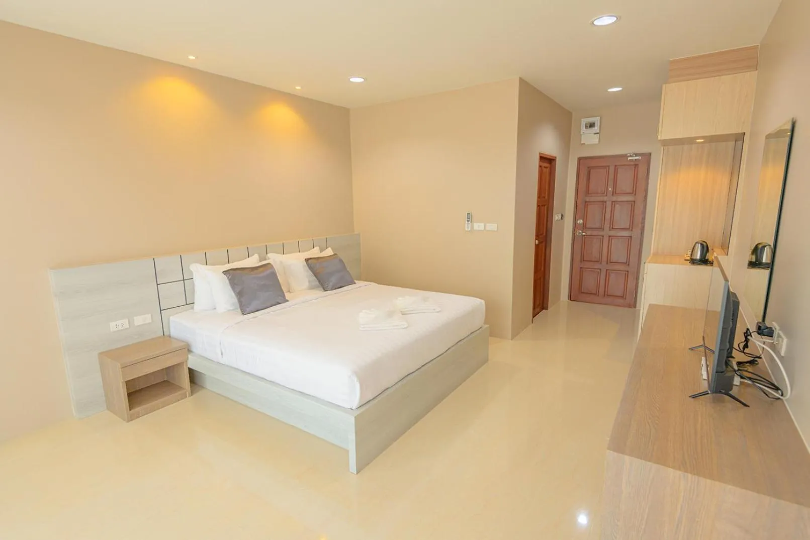Bed in Avarin Resort
