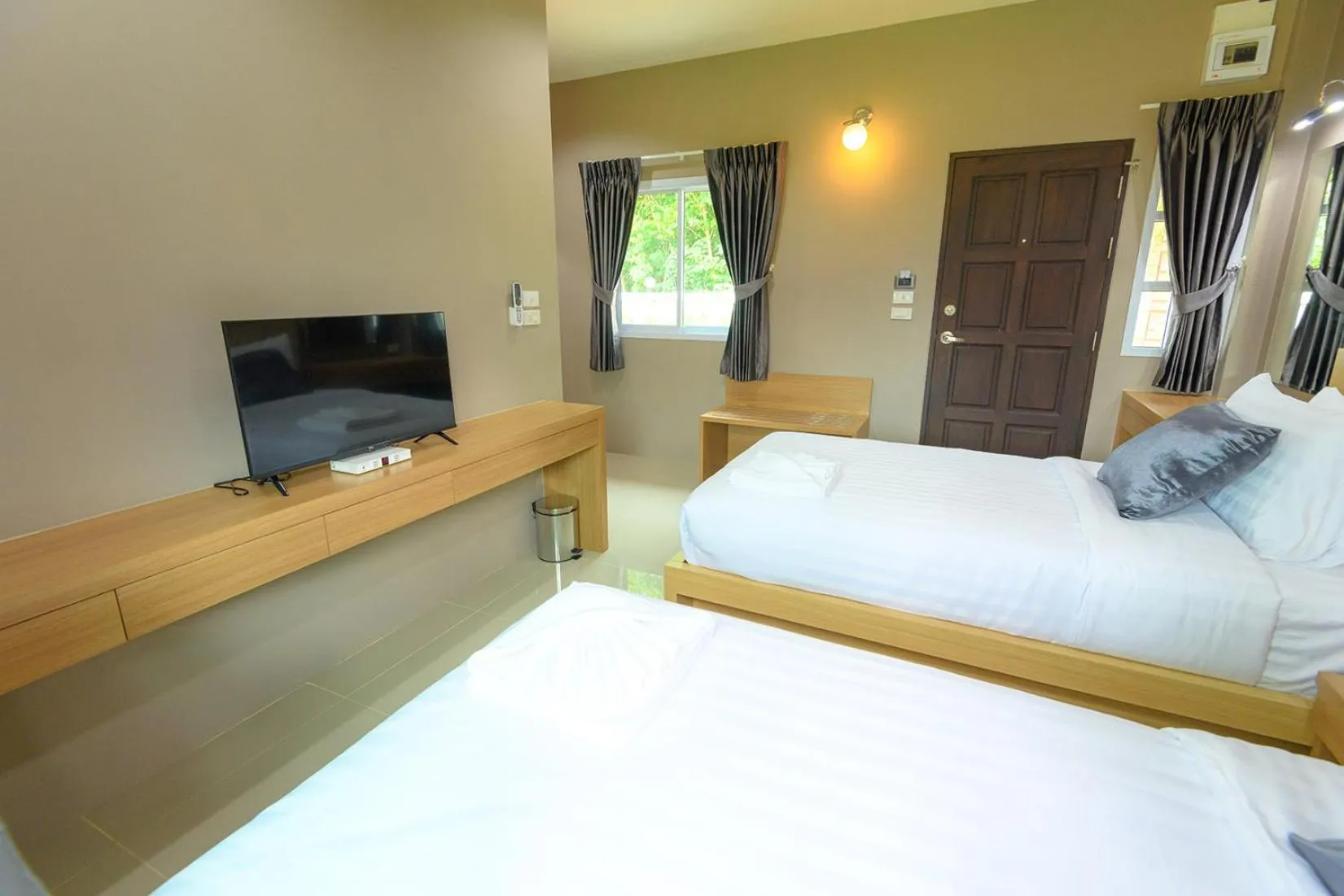 Bed in Avarin Resort