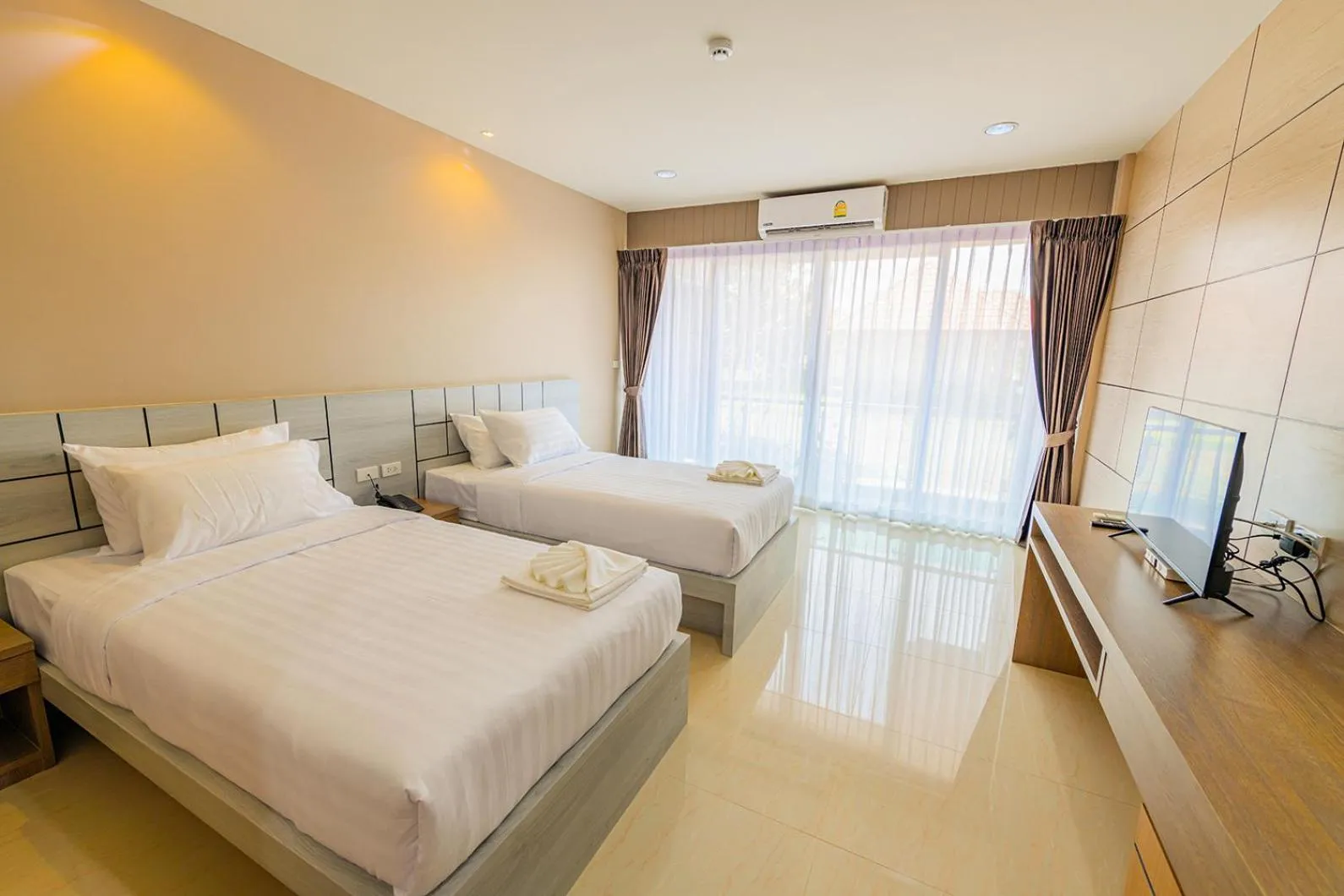 Bed in Avarin Resort