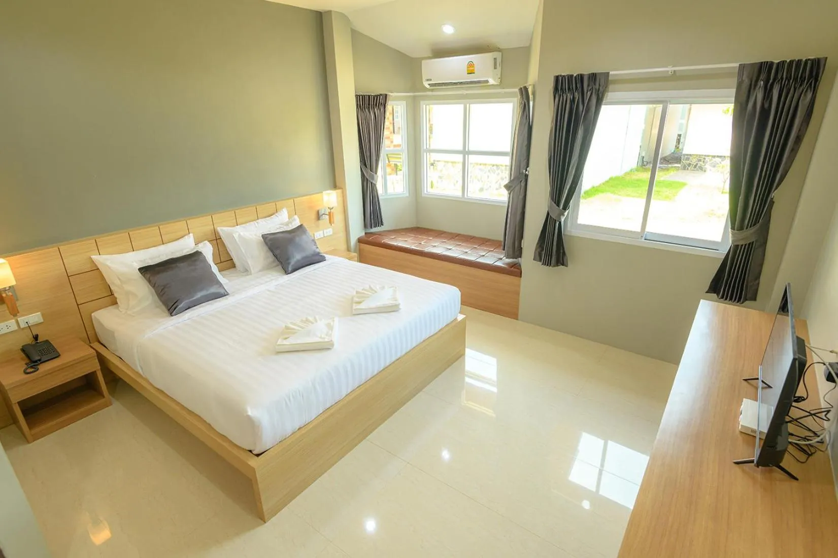 Bed in Avarin Resort