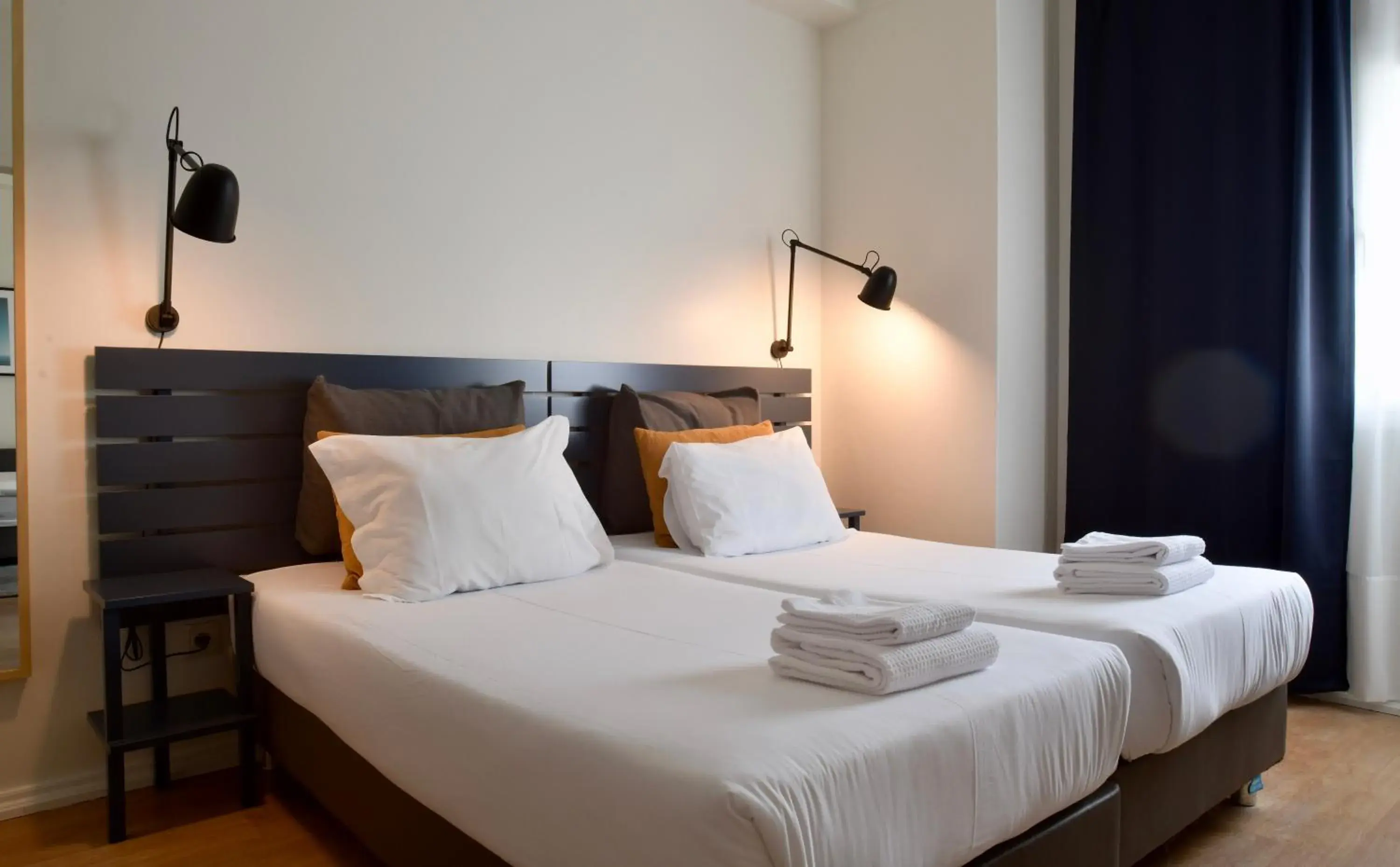 Two-Bedroom Apartment with Terrace in Spot Apartments Two-Bedroom Apartment with Terrace in Spot Apartments