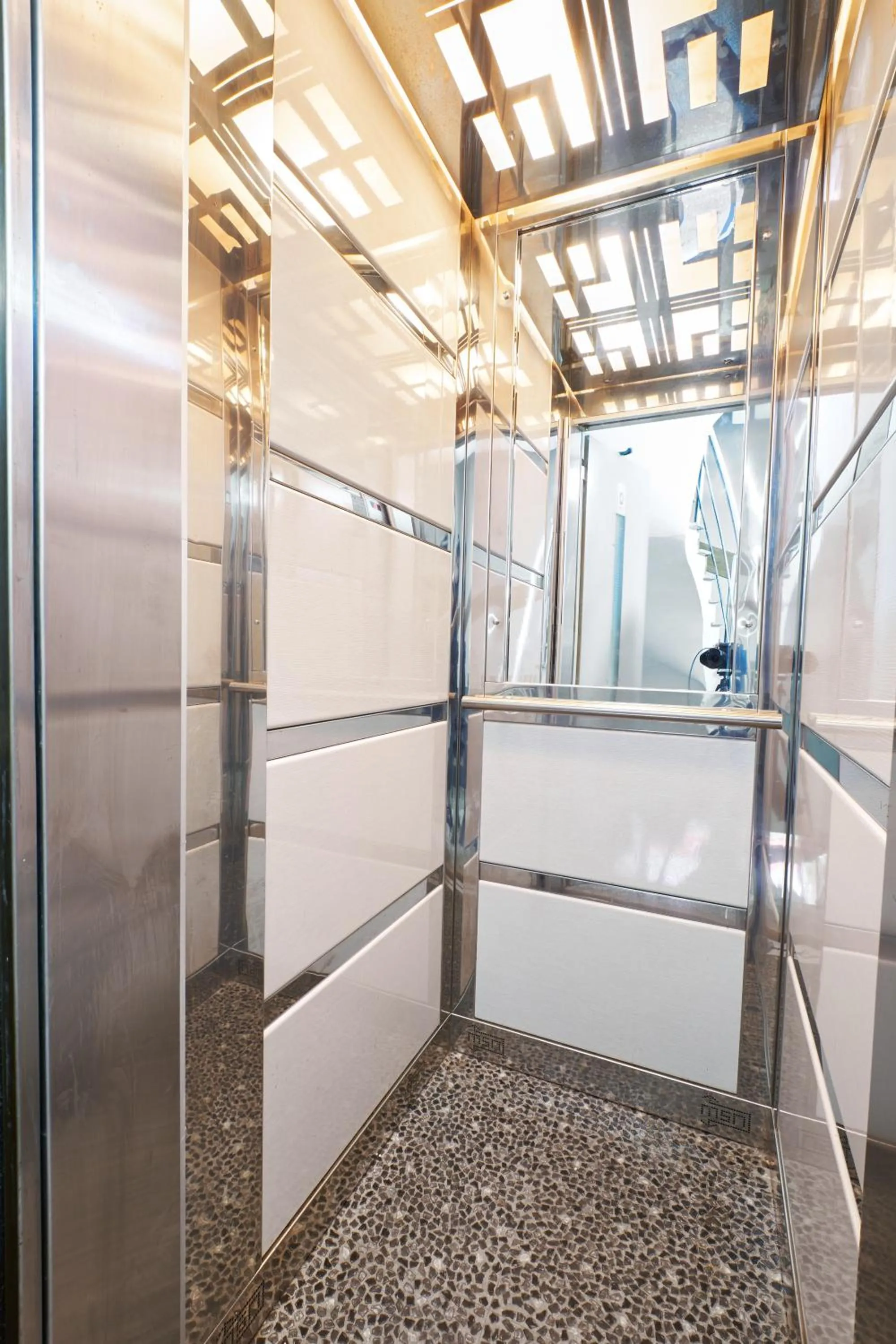 elevator in Central Suites Taksim