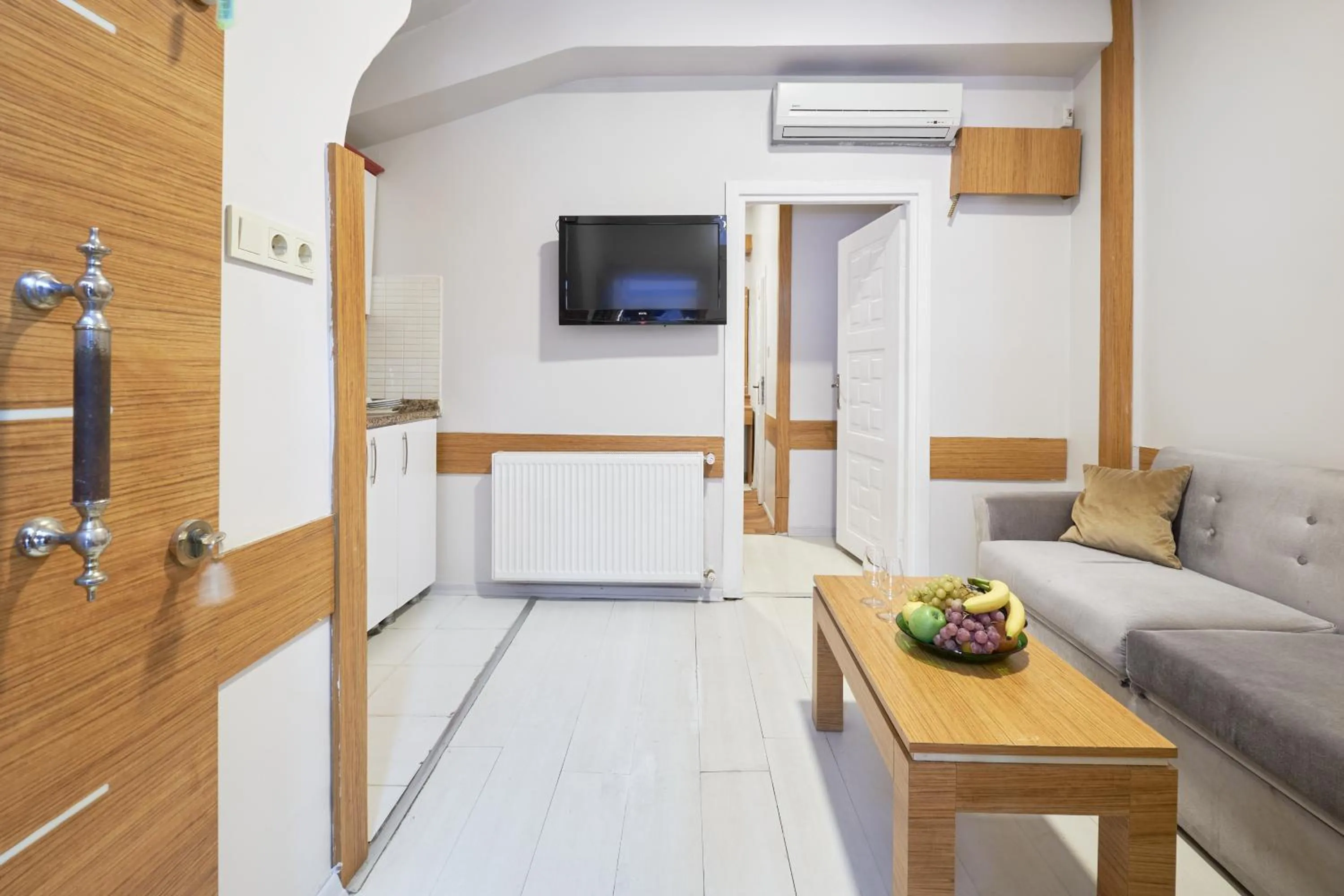 TV and multimedia in Central Suites Taksim