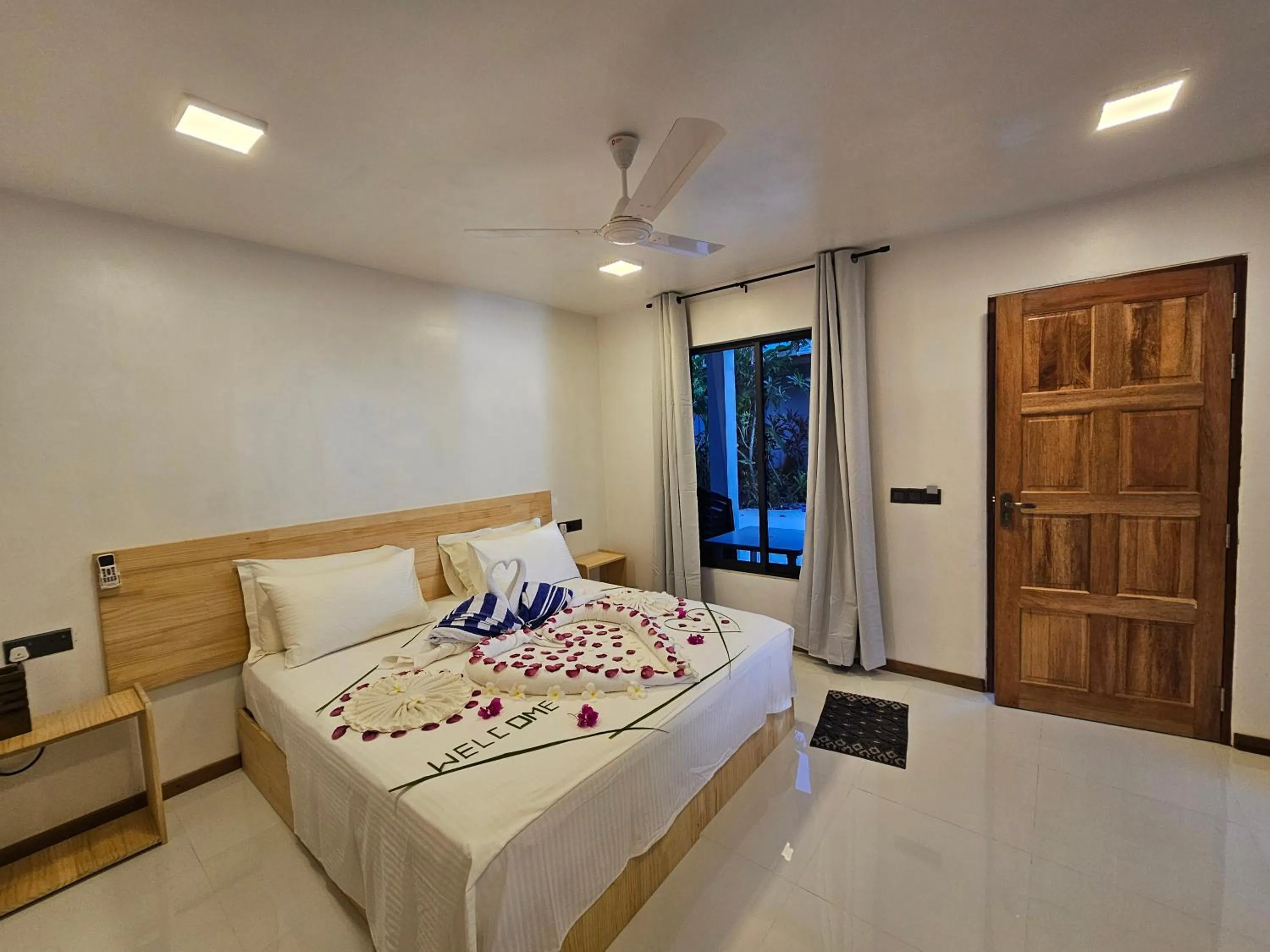 Deluxe Double Room in Sunset Beach View