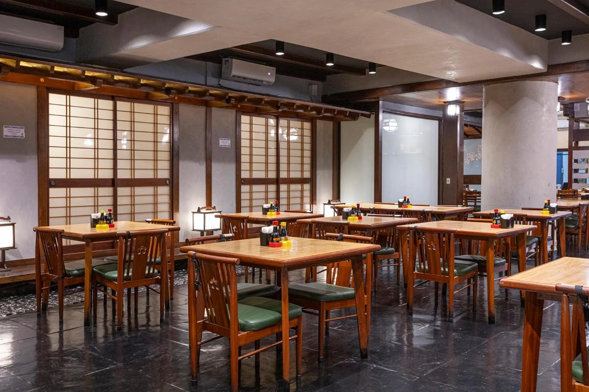 Restaurant/places to eat in Nikkey Palace Hotel