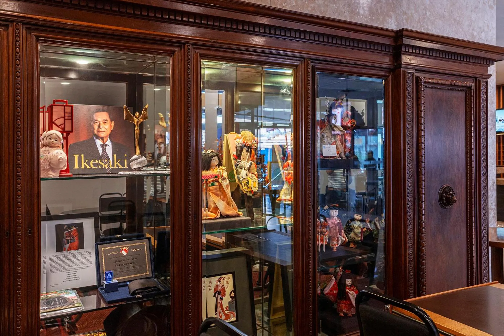 Decorative detail in Nikkey Palace Hotel