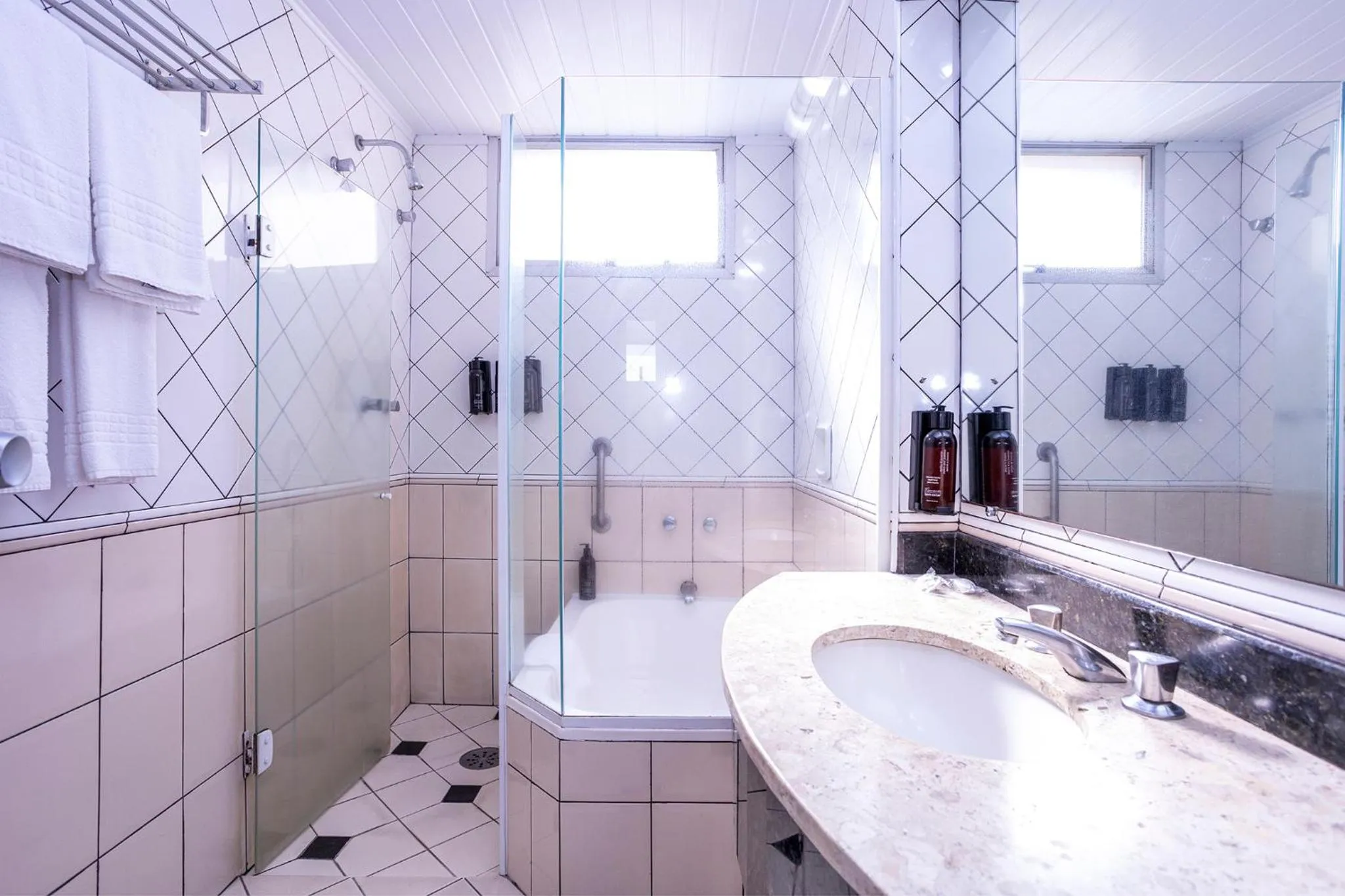 Bathroom in Nikkey Palace Hotel