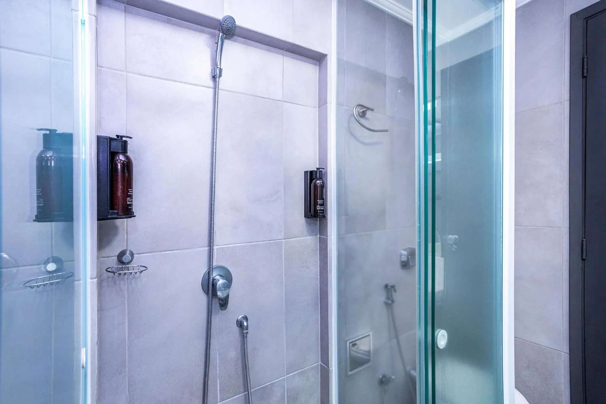 Bathroom in Nikkey Palace Hotel