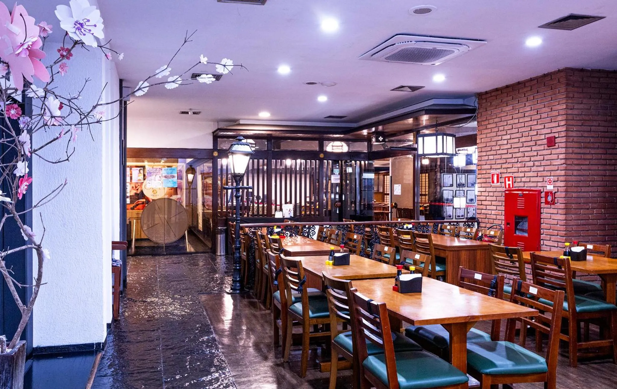 Restaurant/places to eat in Nikkey Palace Hotel