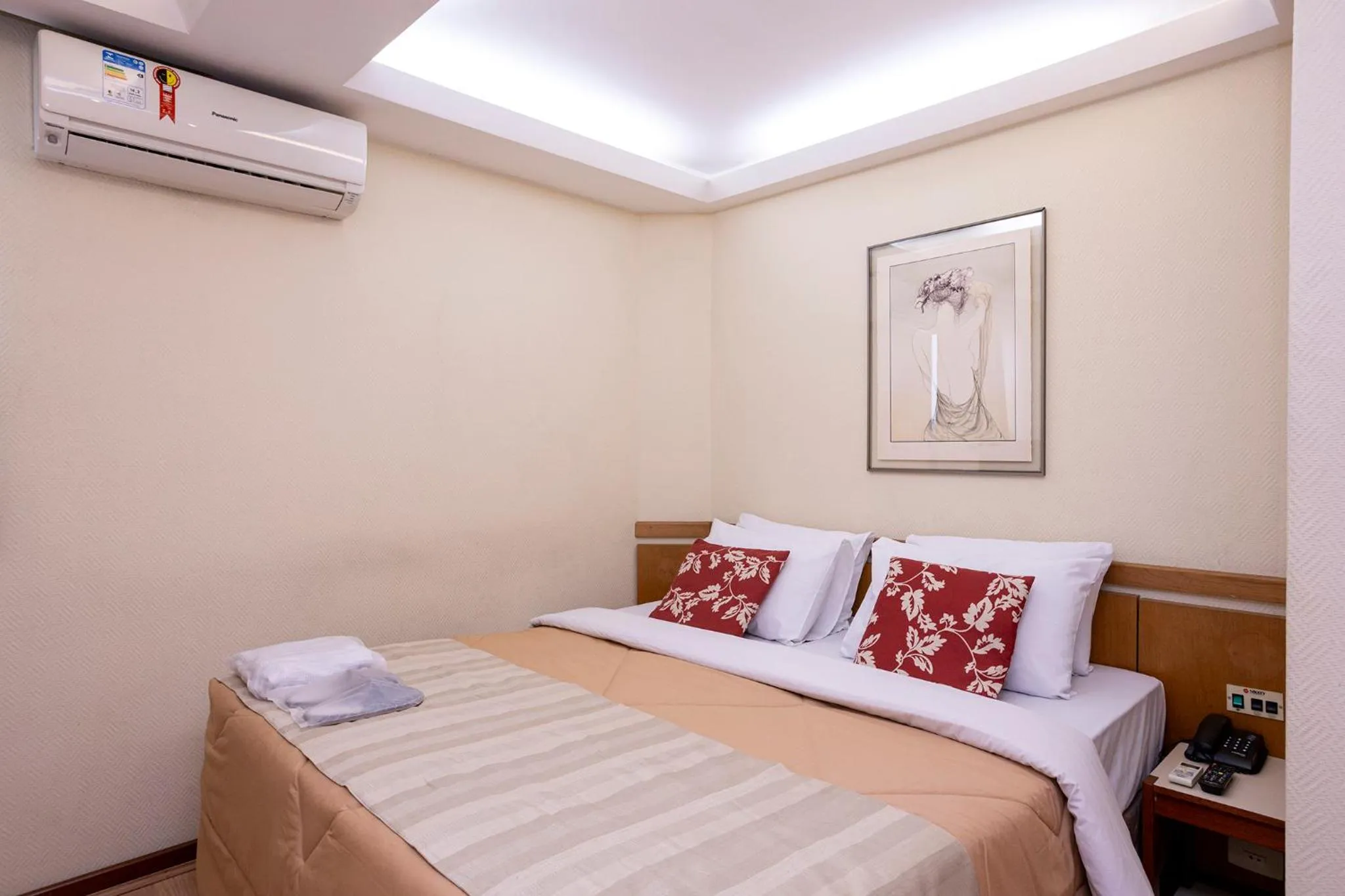 Bed in Nikkey Palace Hotel