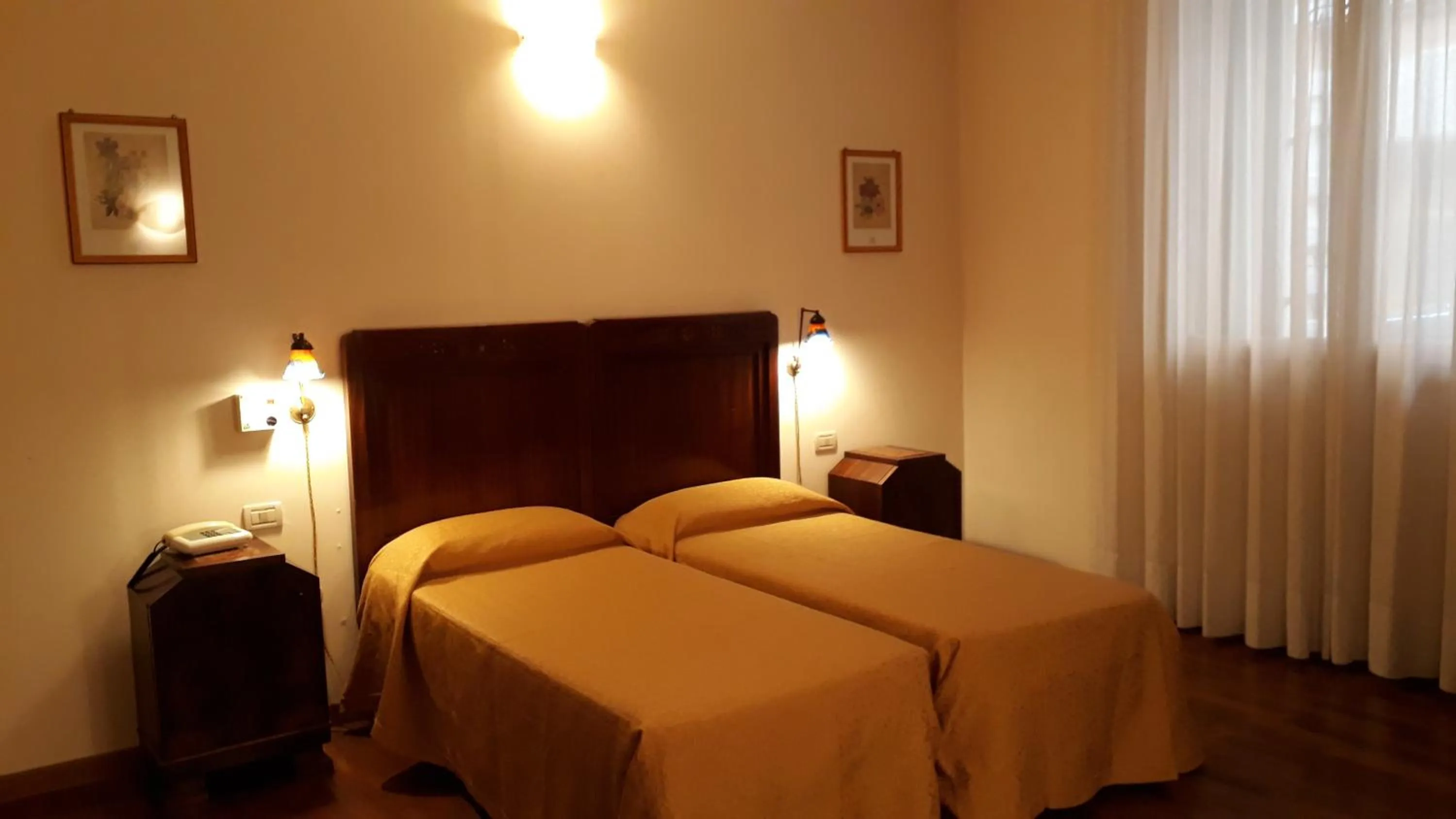 Bedroom, Bed in Hotel Due Mori