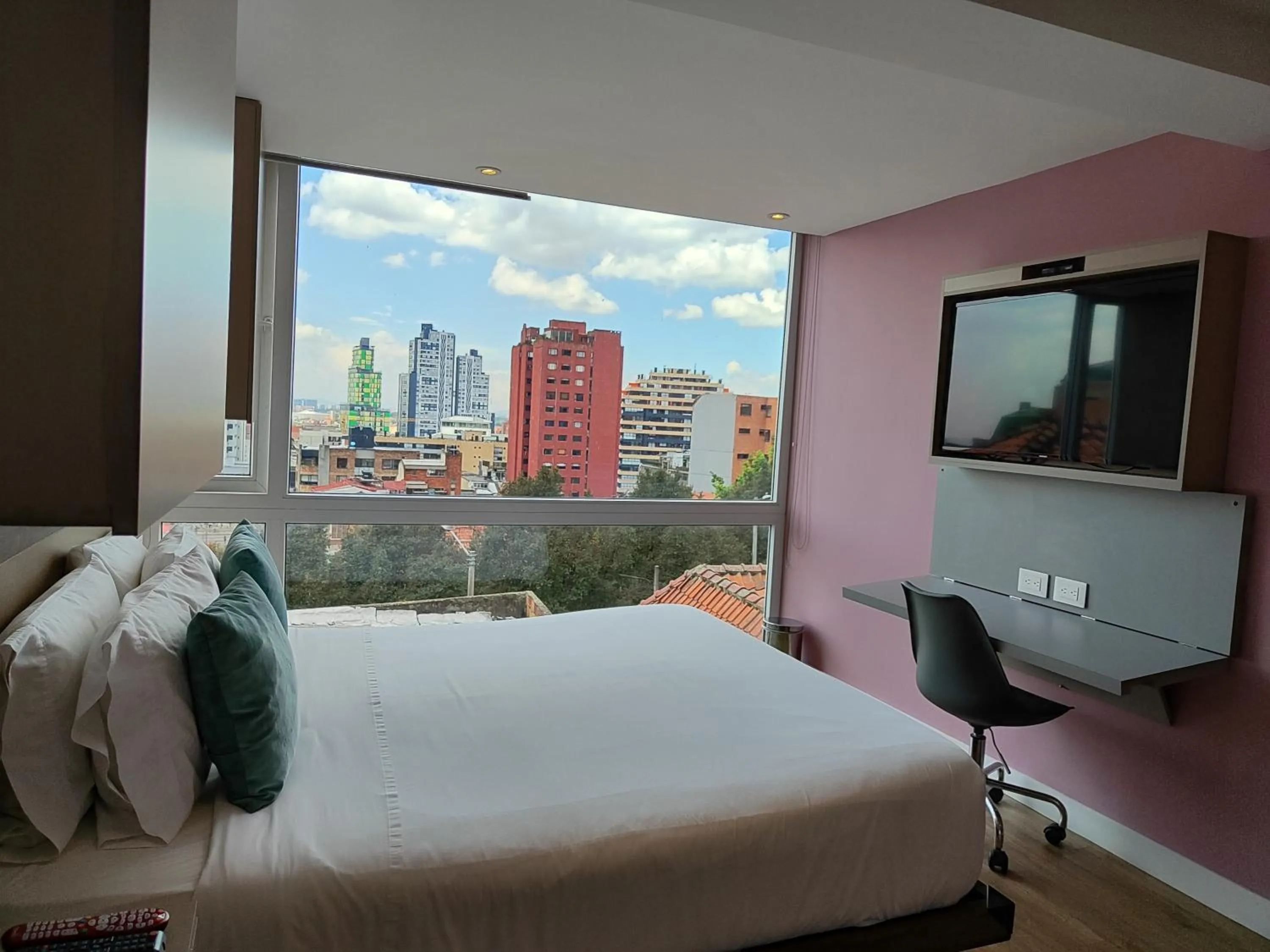Photo of the whole room, Bed in Urban Heights Bogota