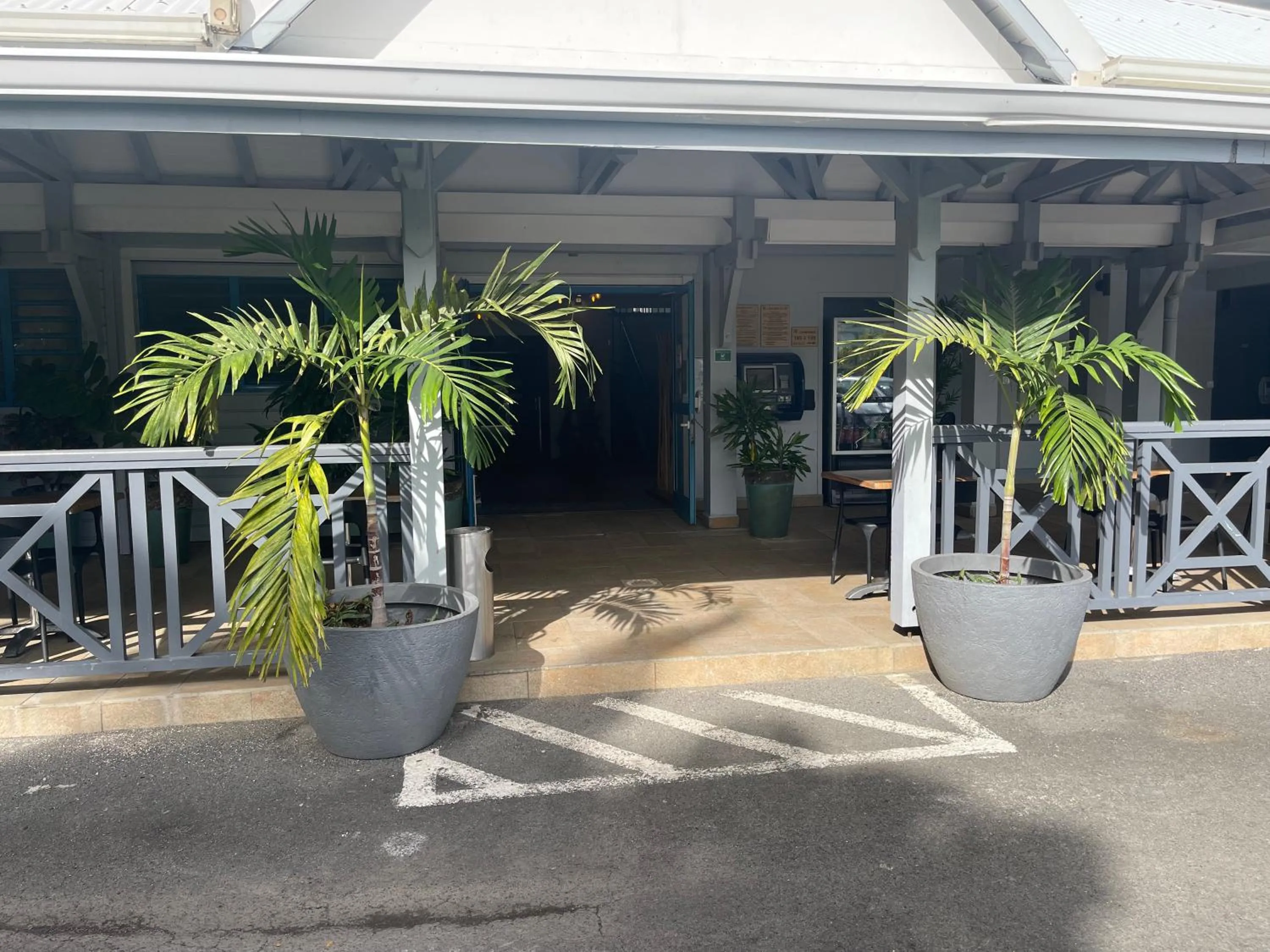 Facade/entrance in Karaibes Residence