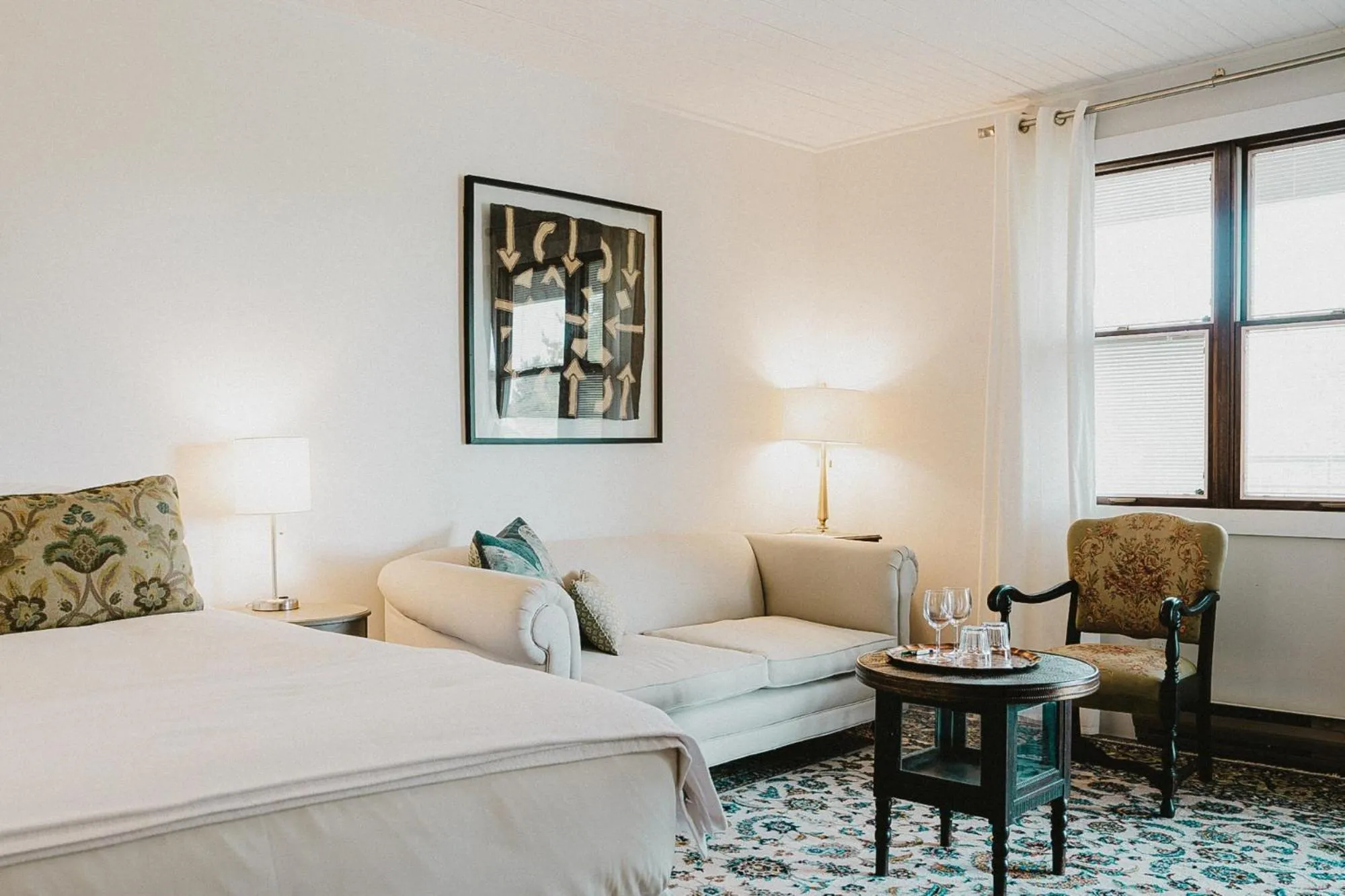 Bed in The Kent Motel