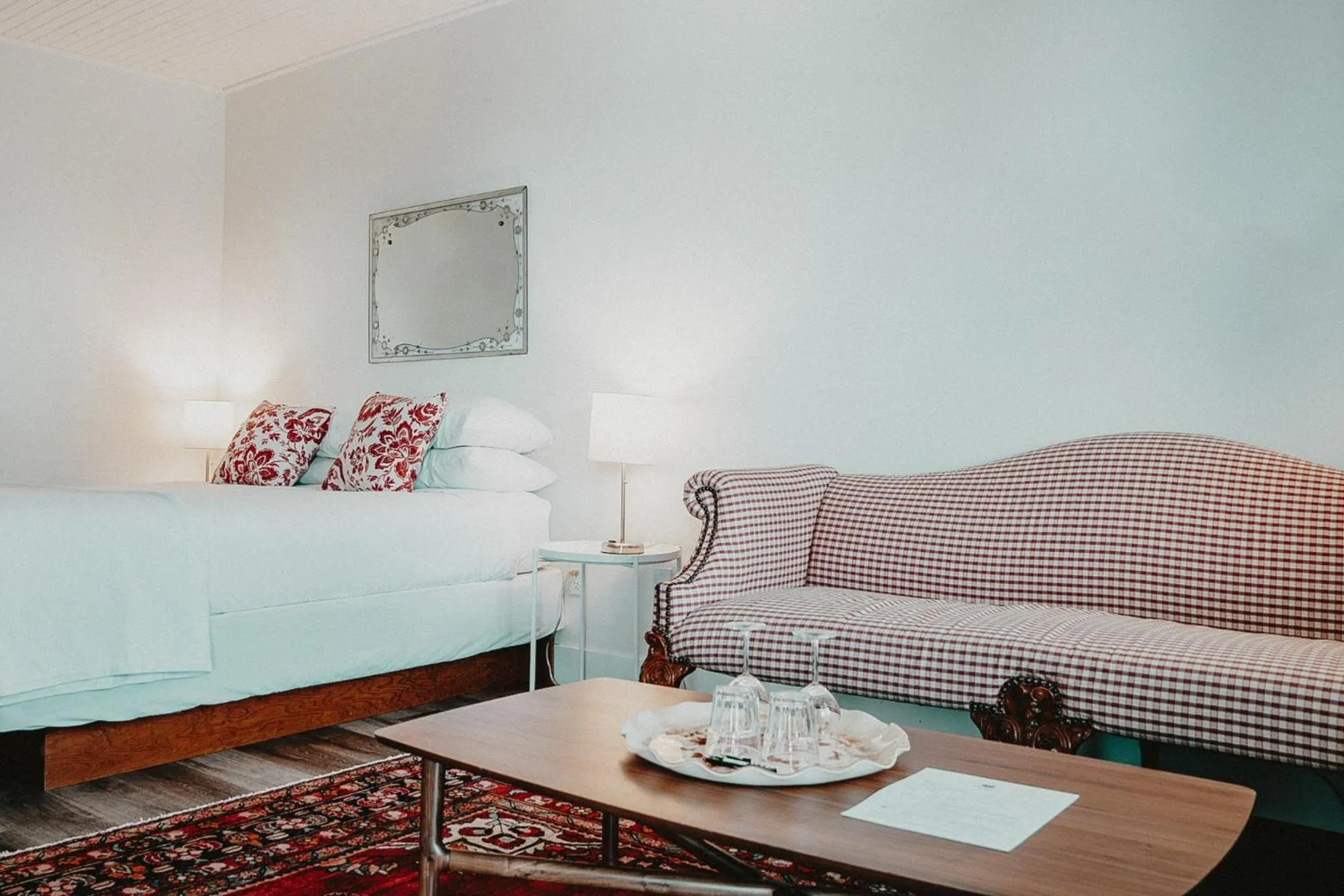 Bed in The Kent Motel