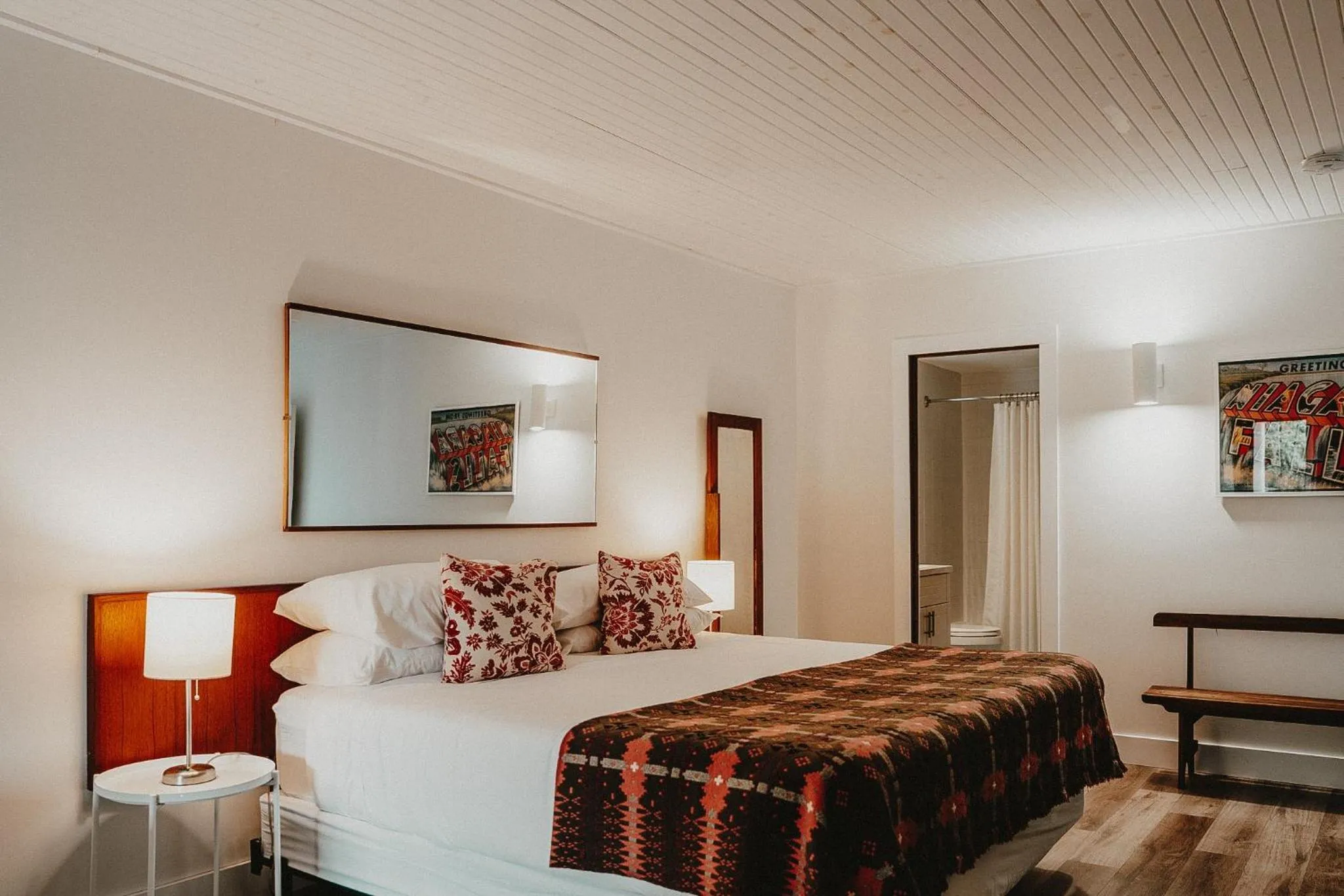 Bed in The Kent Motel