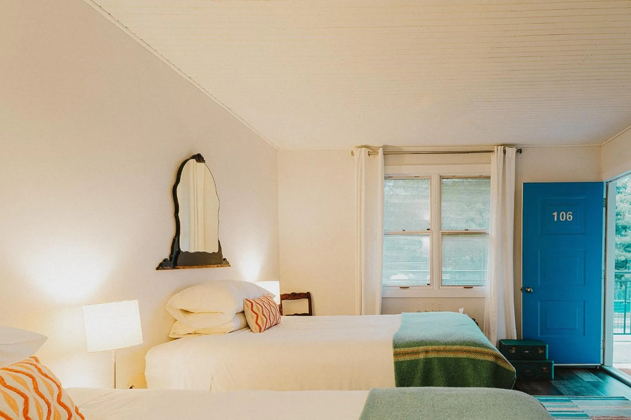 Bed in The Kent Motel