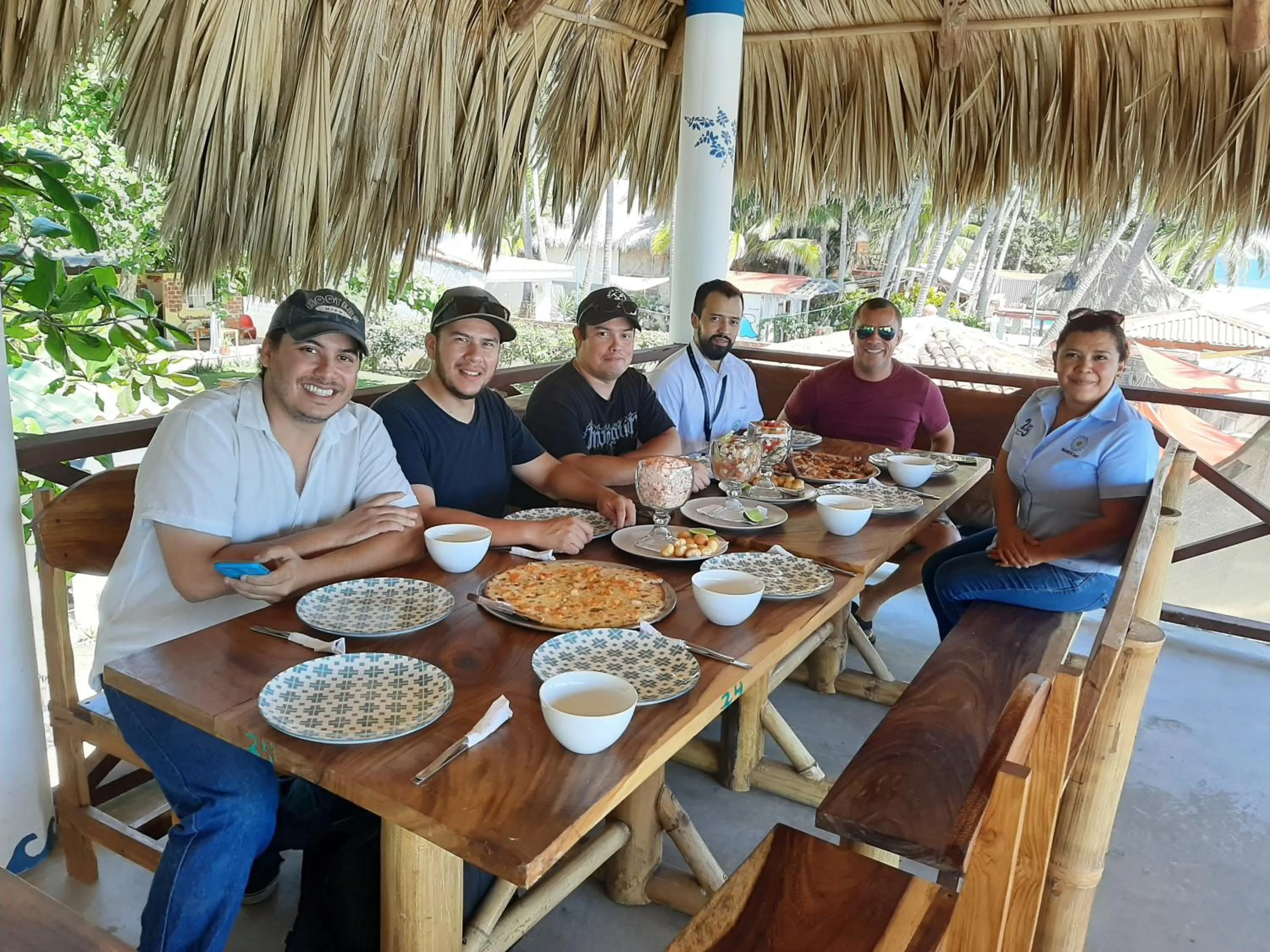 Restaurant/places to eat in Olas Permanentes El Zonte