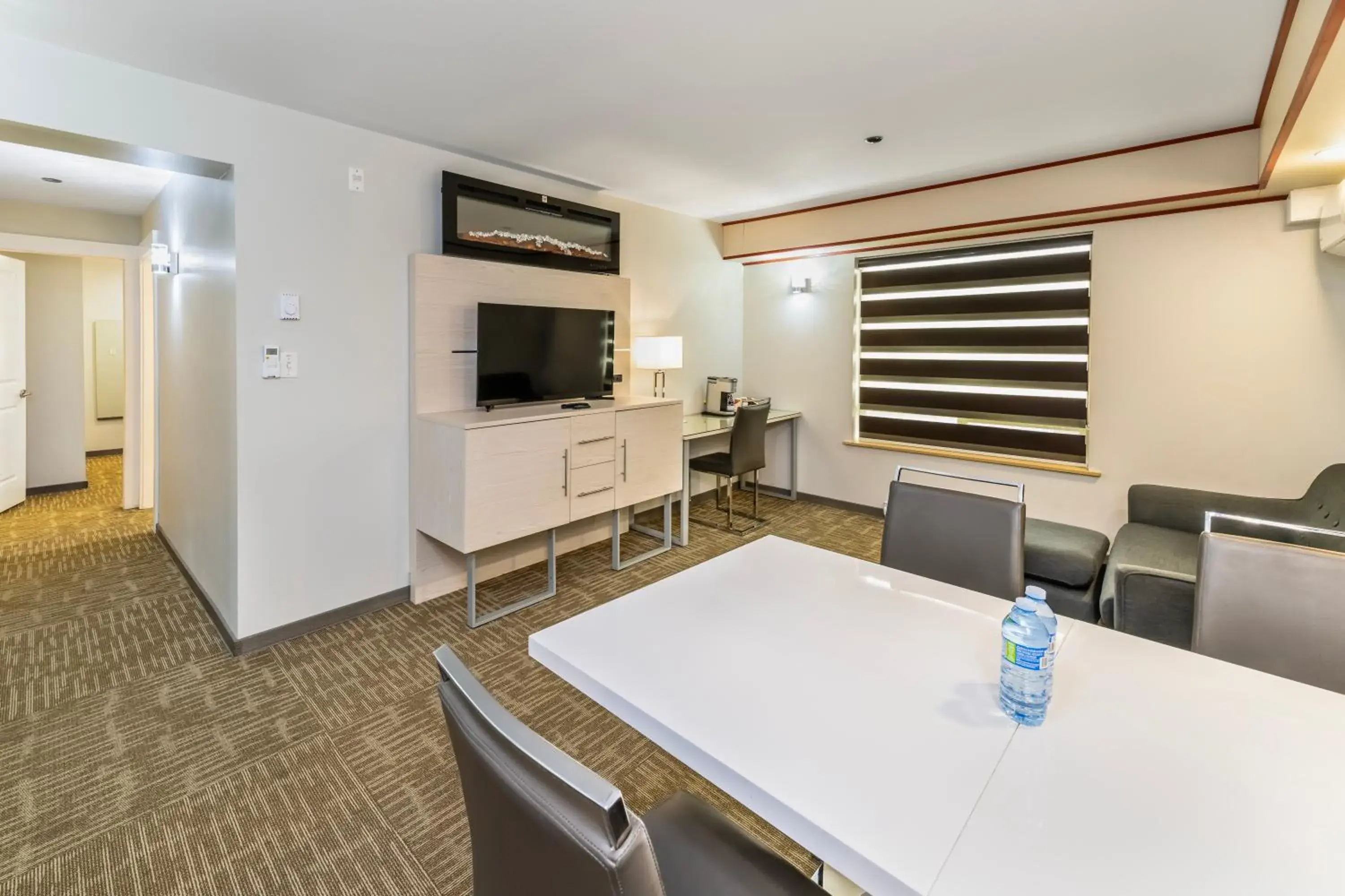 Efficiency One Bedroom Apartment with Living room - Non Smoking in Quality Inn Sunshine Suites Efficiency One Bedroom Apartment with Living room - Non Smoking in Quality Inn Sunshine Suites