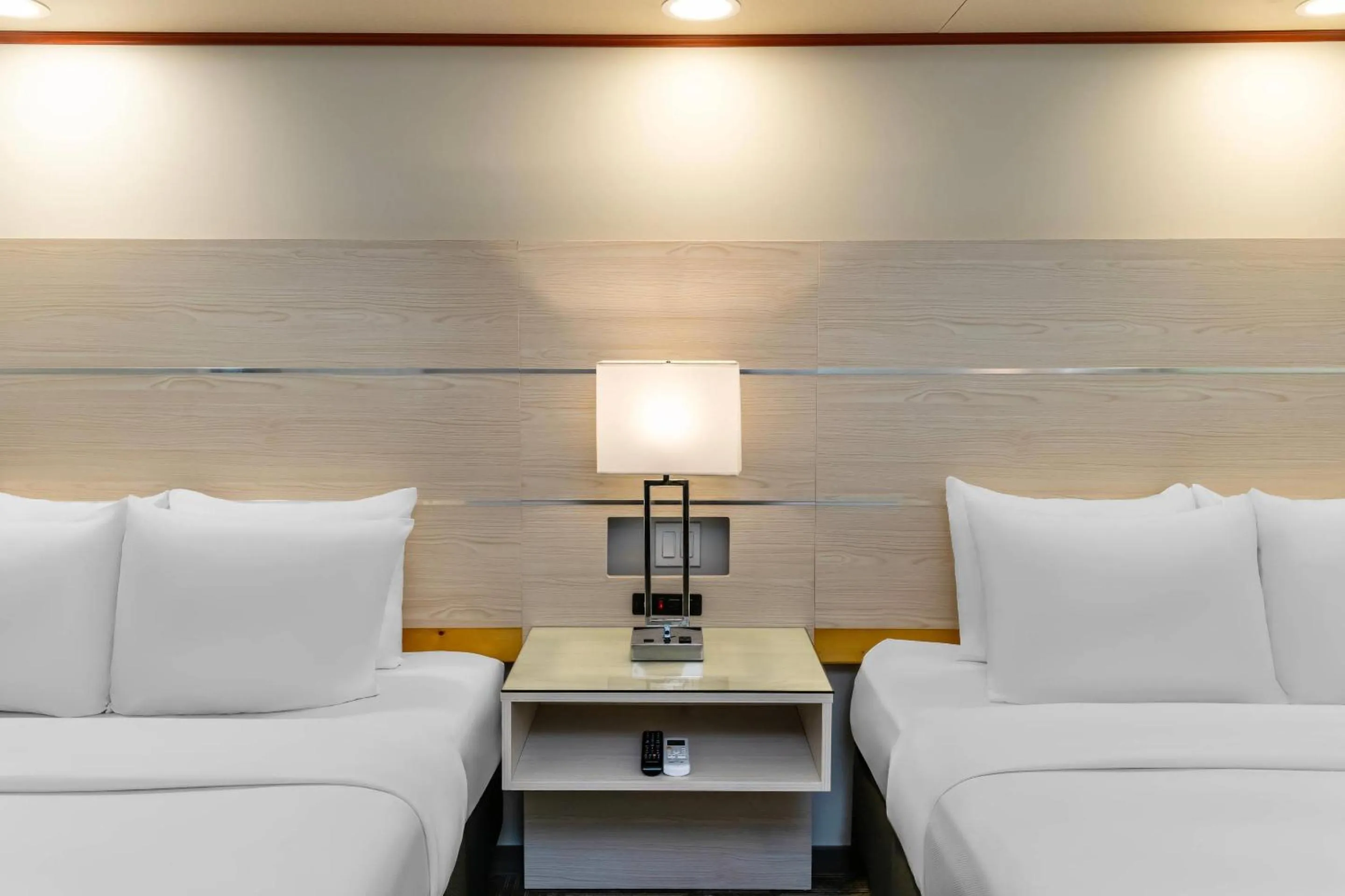 Bedroom in Quality Inn Sunshine Suites