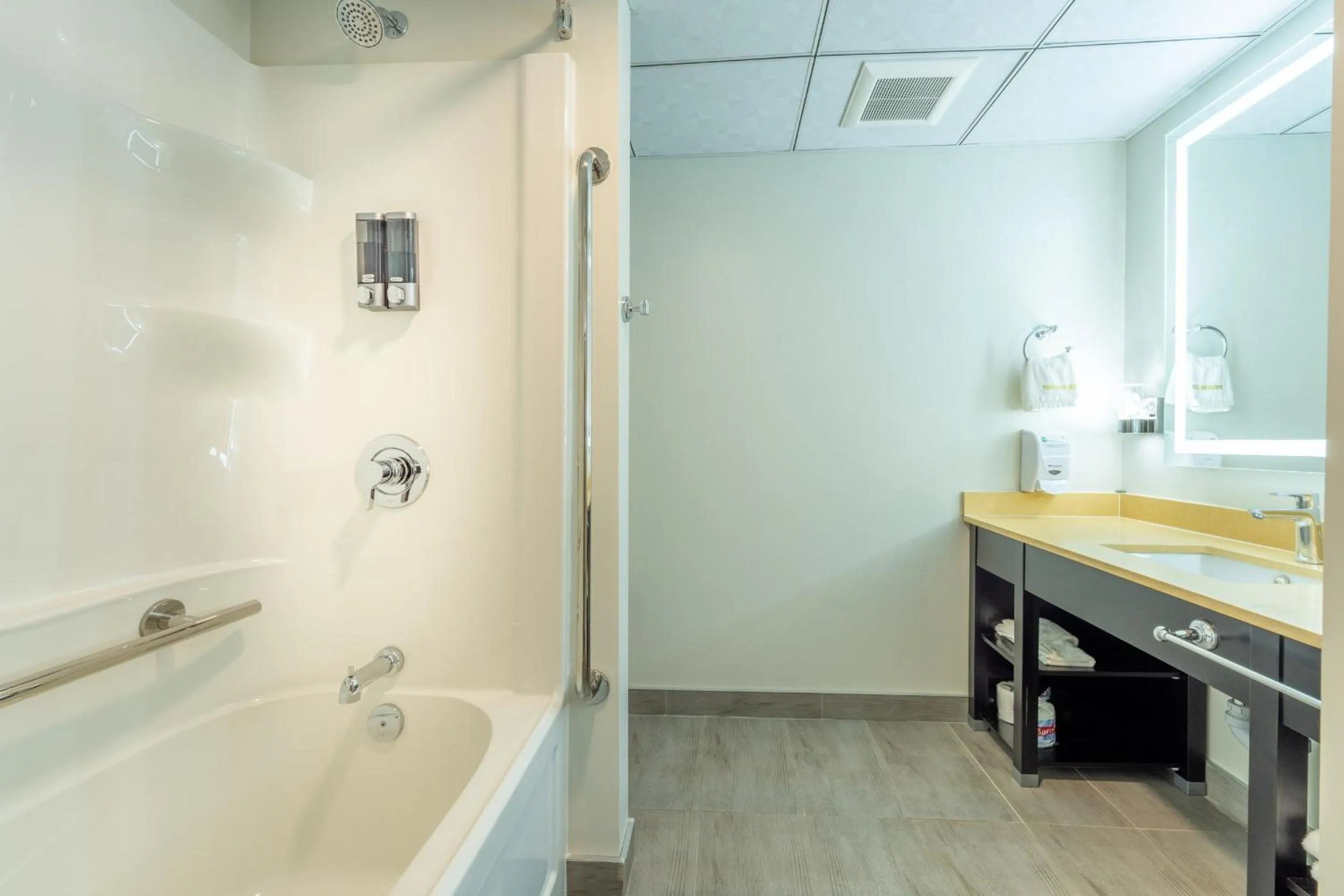 Quality Inn Sunshine Suites