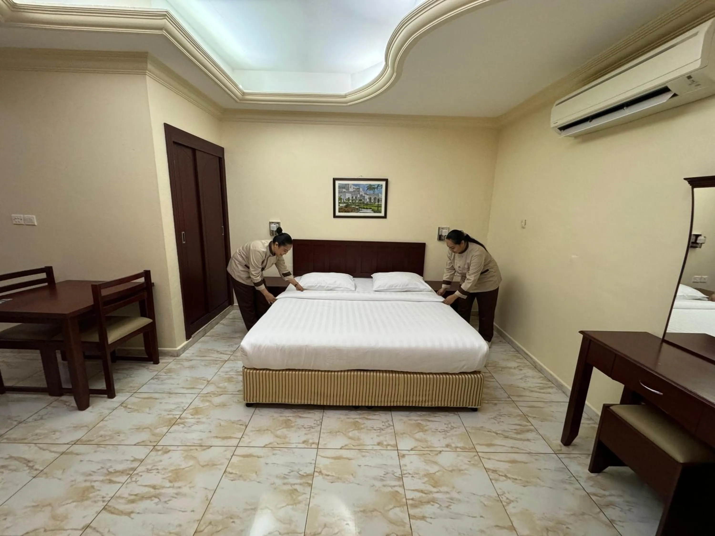 Bed in Al Ferdous Hotel Apartments
