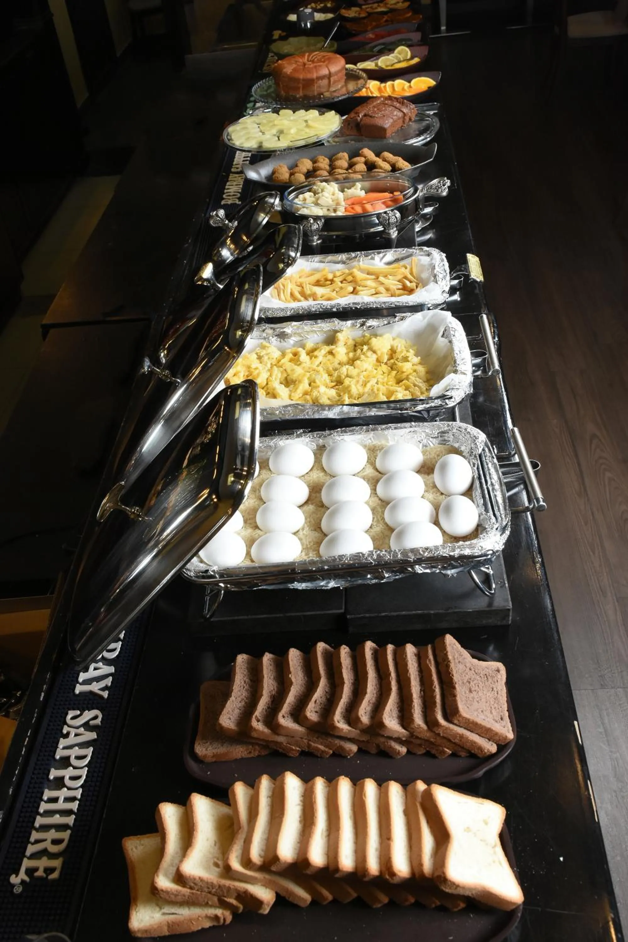 Buffet breakfast in Asenappar Hotel