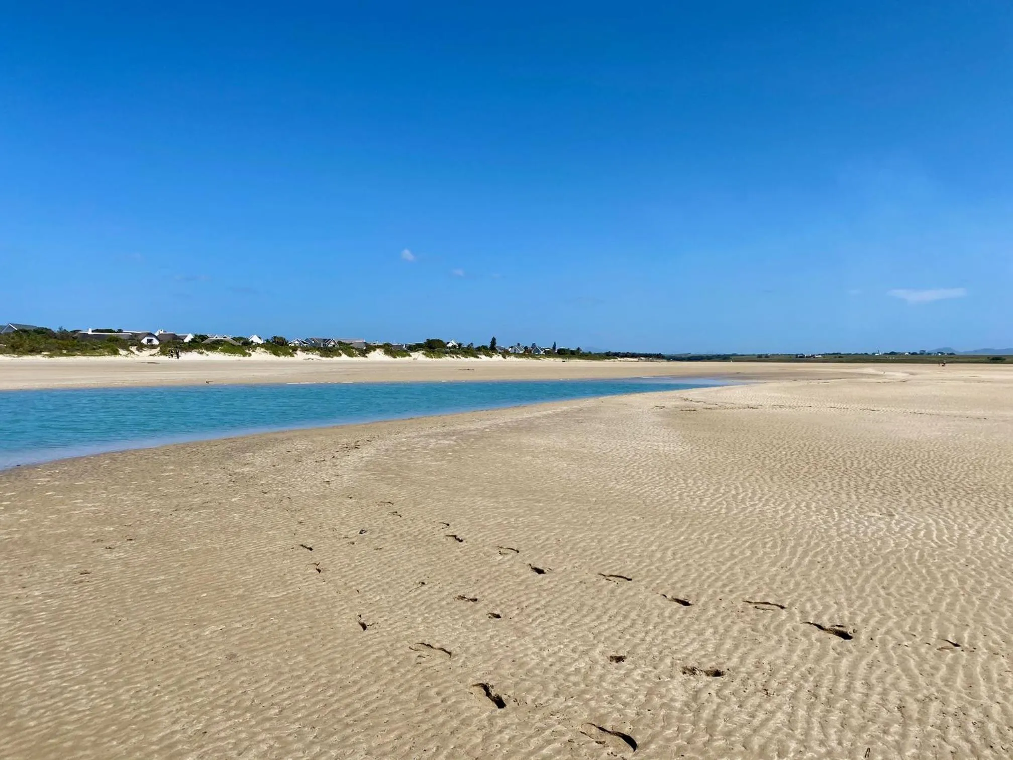 Neighbourhood in i-LOLLO Bed & Breakfast at the River Mouth