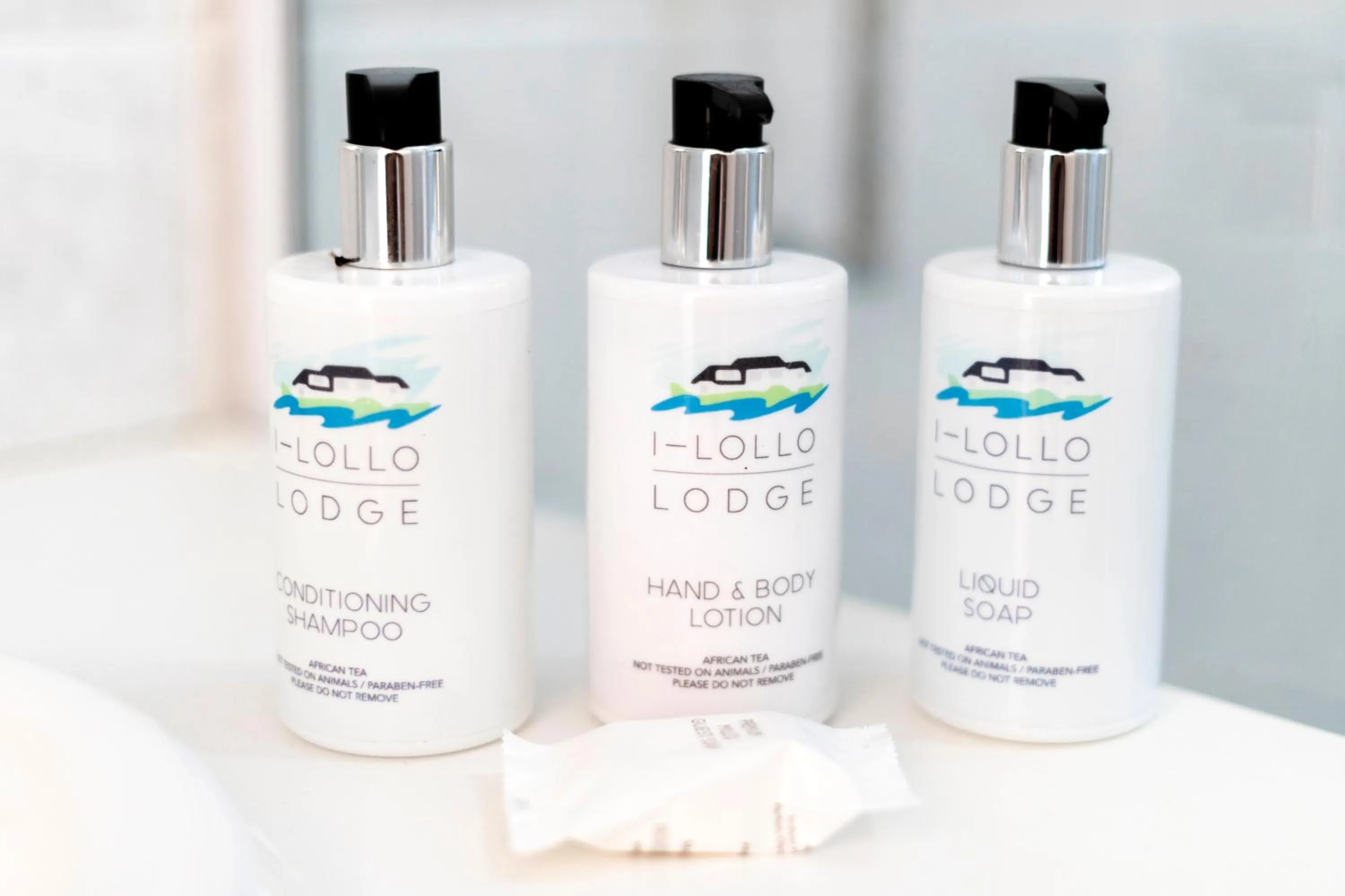 Bathroom in i-LOLLO Bed & Breakfast at the River Mouth