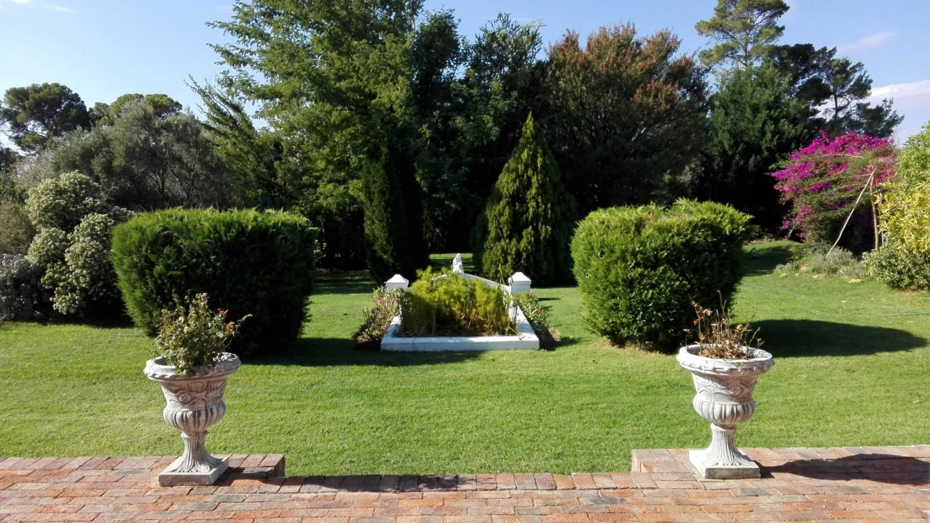 Decorative detail in Saxe-Coburg Lodge
