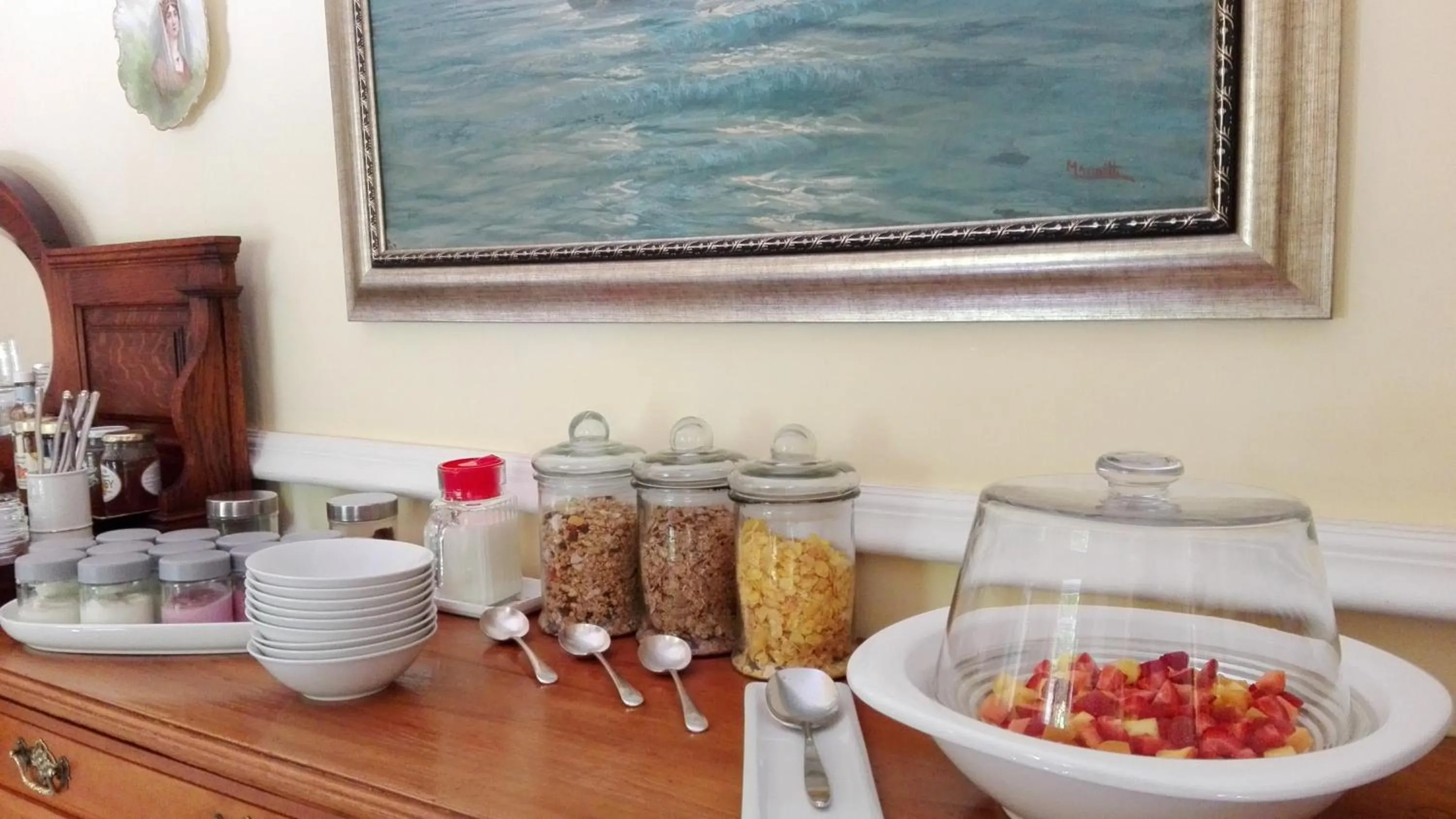 Breakfast in Saxe-Coburg Lodge