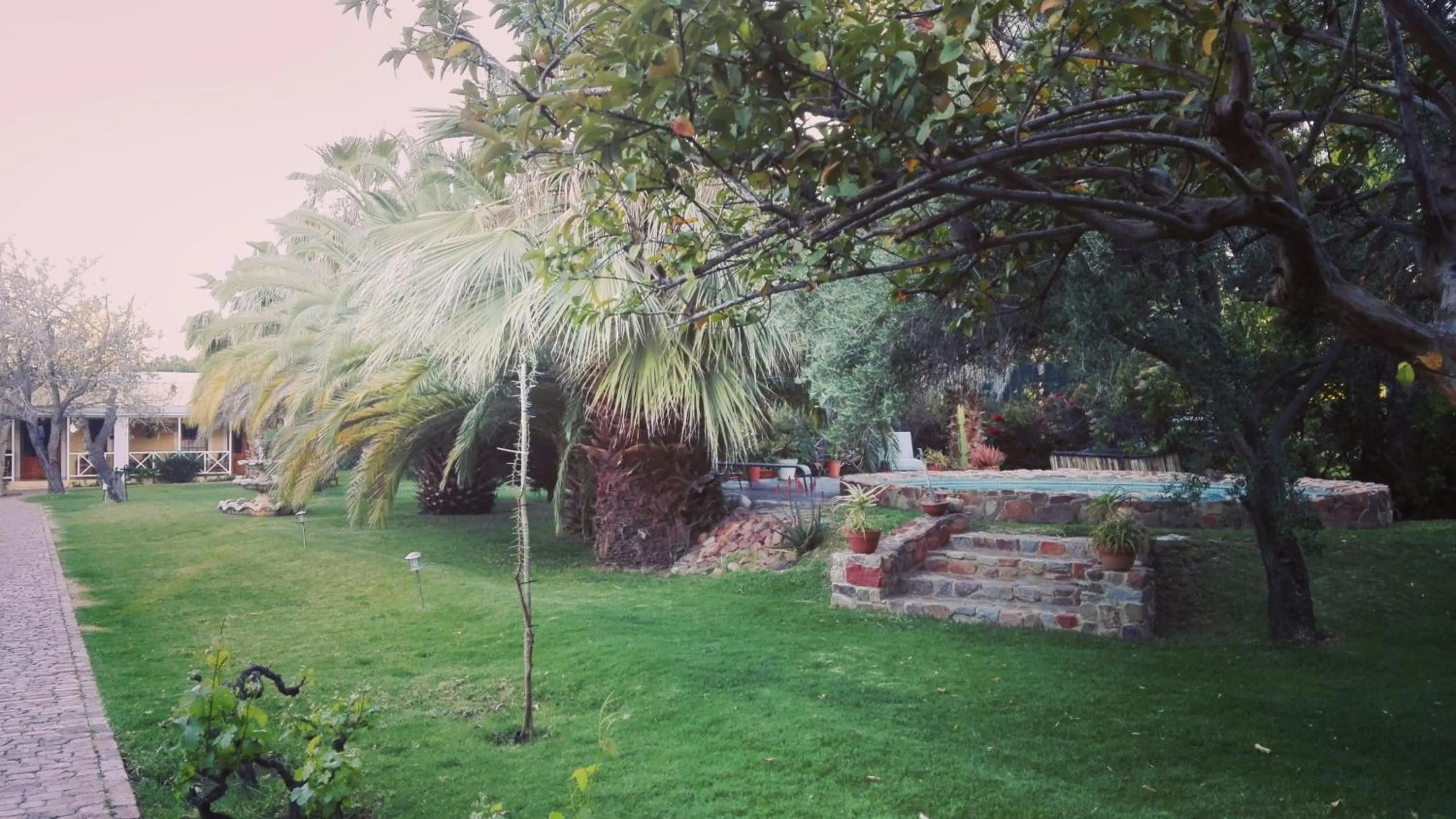 Garden in Saxe-Coburg Lodge