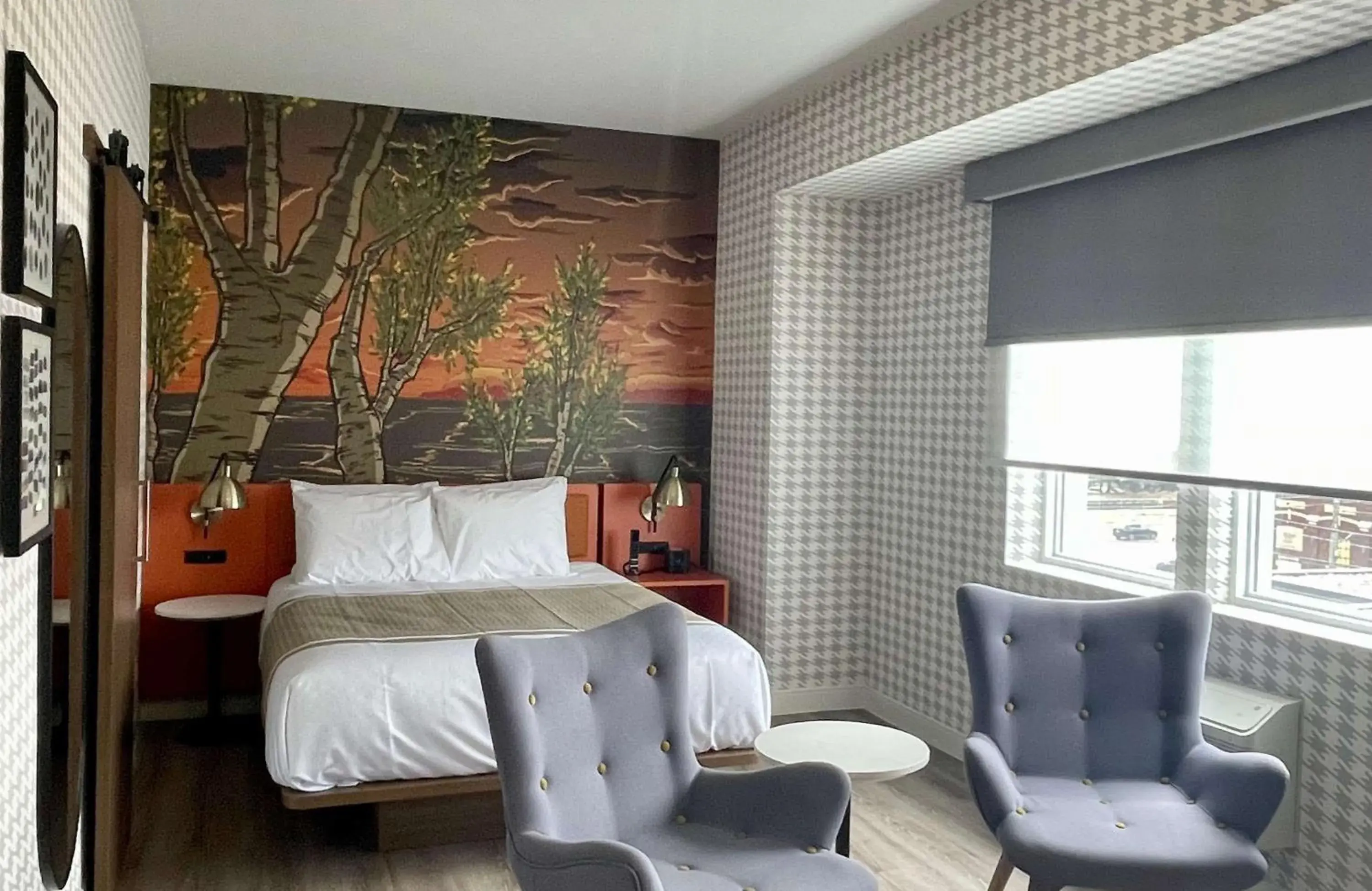 Bedroom, Bed in Superior Shores Hotel, BW Signature Collection by Best Western Bedroom, Bed in Superior Shores Hotel, BW Signature Collection by Best Western