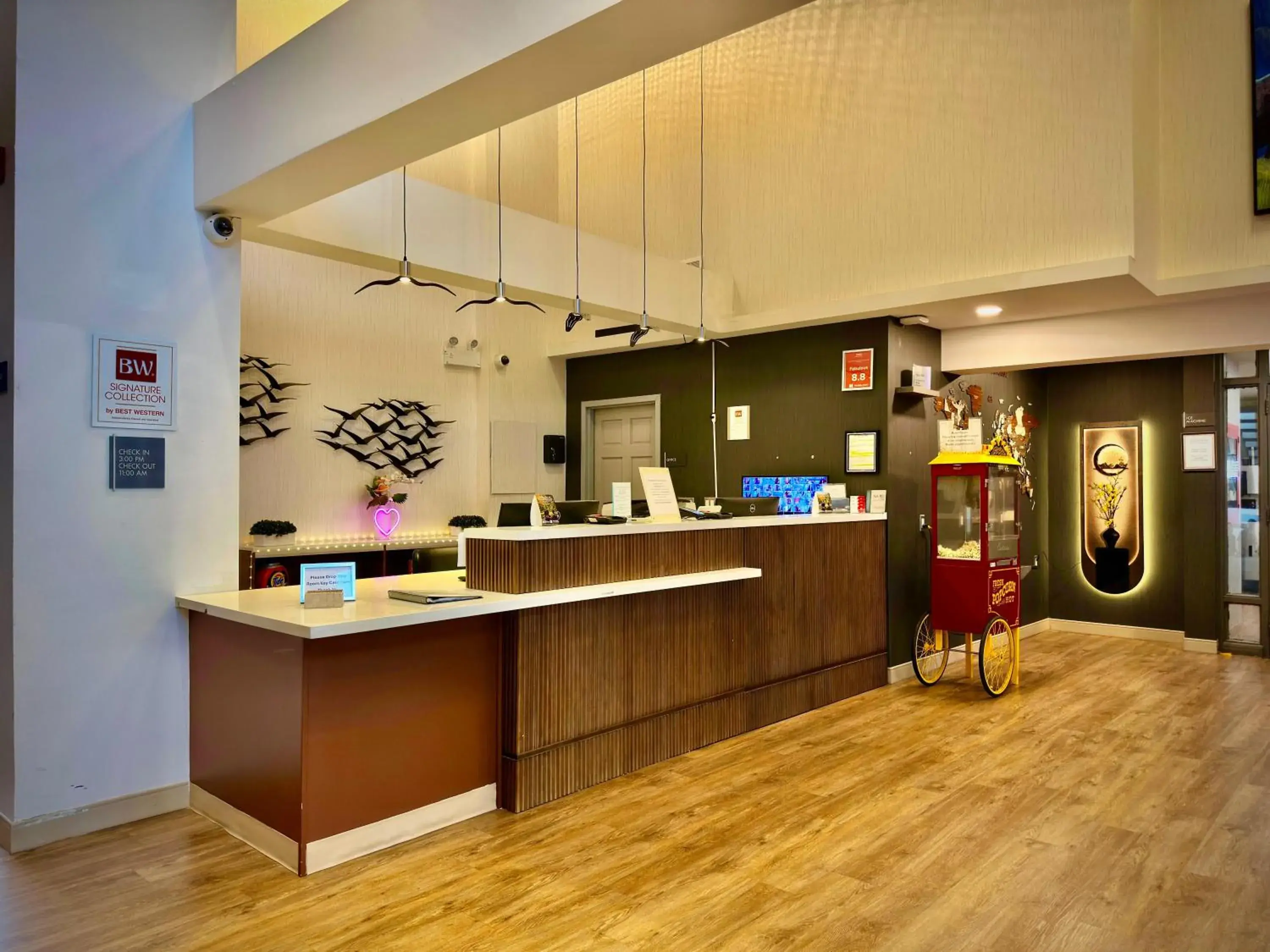 Lobby or reception in Superior Shores Hotel, BW Signature Collection by Best Western Lobby or reception in Superior Shores Hotel, BW Signature Collection by Best Western