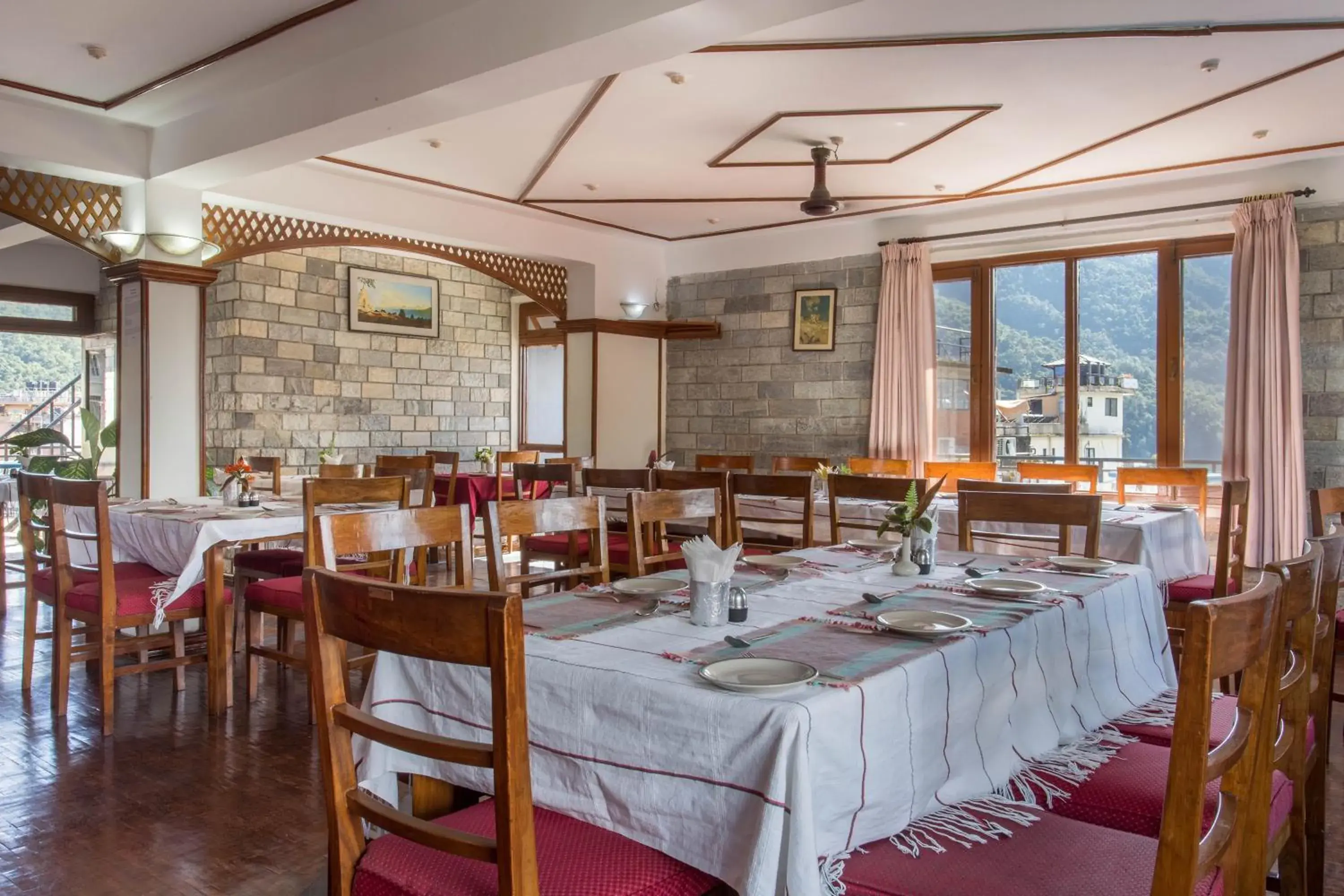 Restaurant/places to eat in Hotel Tulsi Restaurant/places to eat in Hotel Tulsi