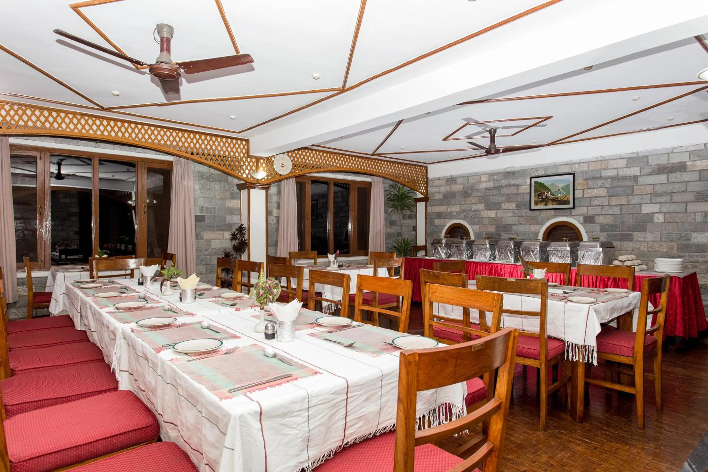 Restaurant/places to eat in Hotel Tulsi