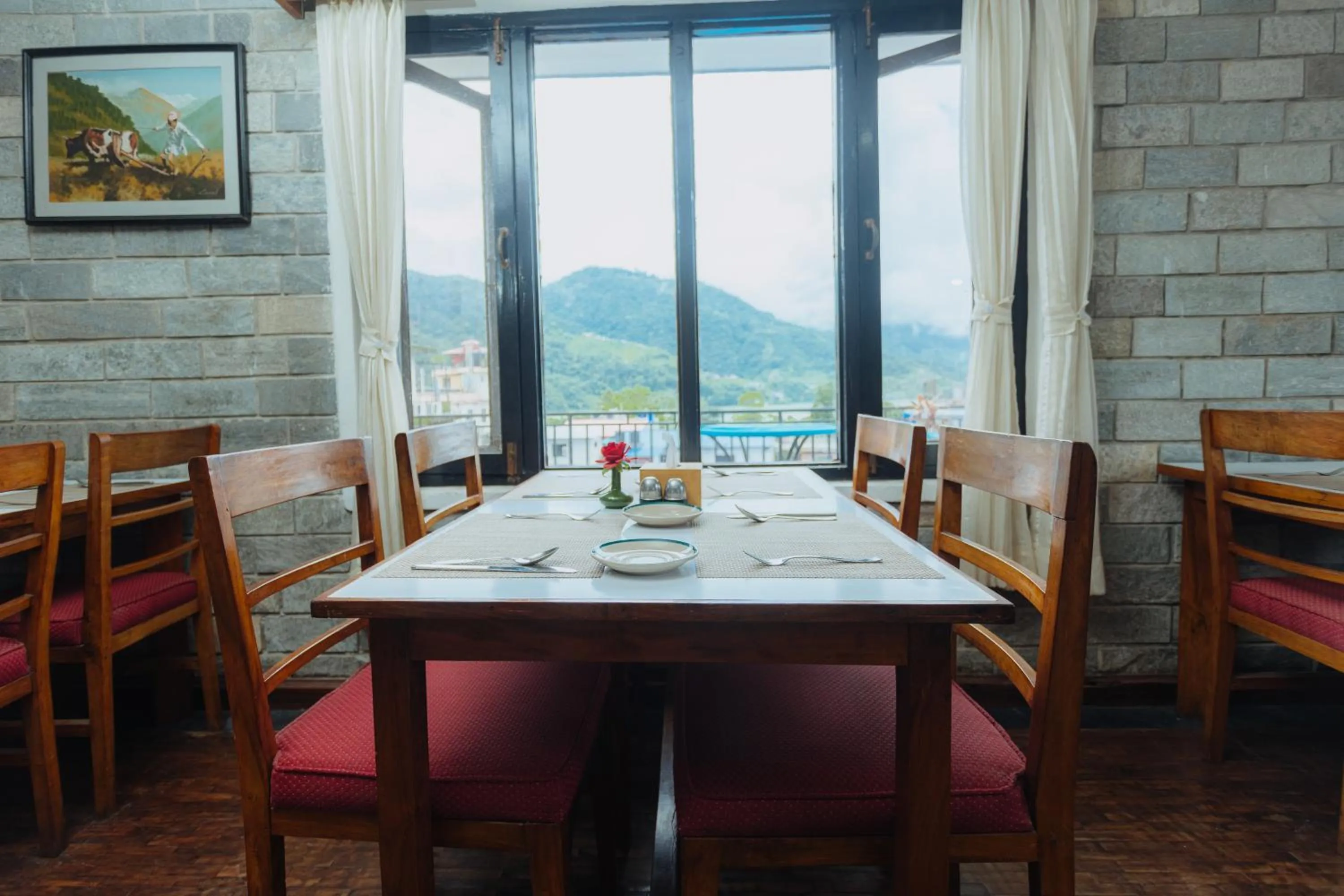 Restaurant/places to eat in Hotel Tulsi