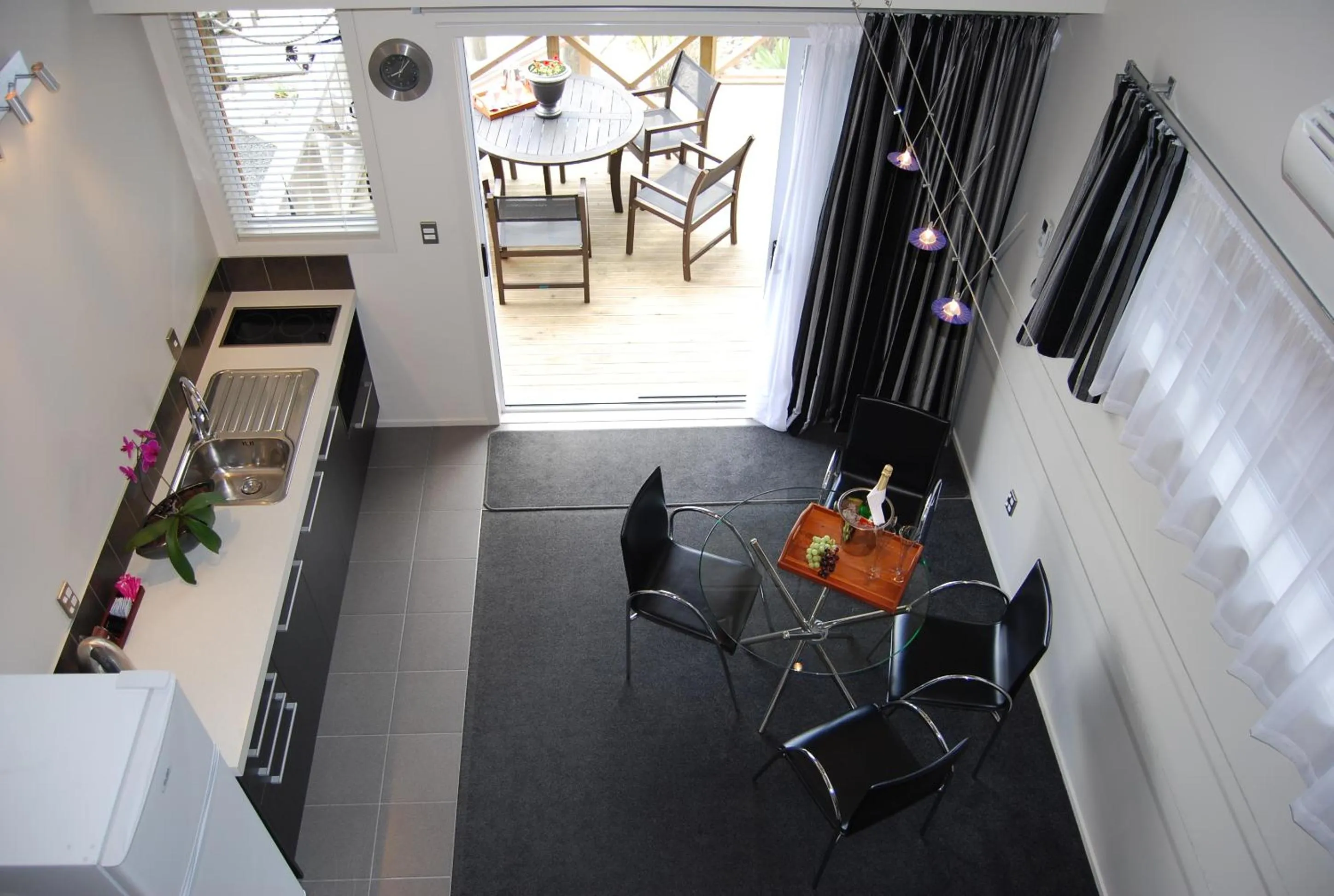 Photo of the whole room in Anchor Lodge Motel