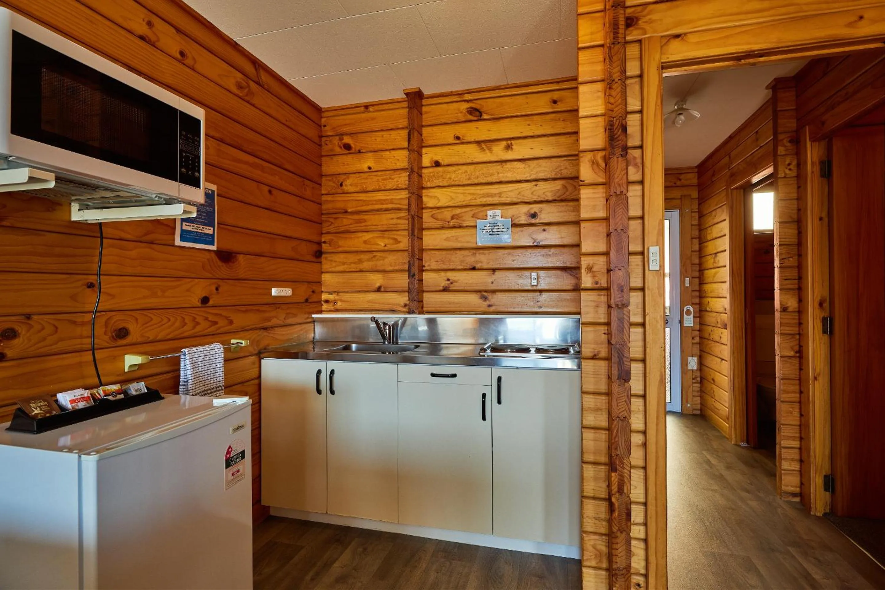 Kitchen or kitchenette in Panorama Motel